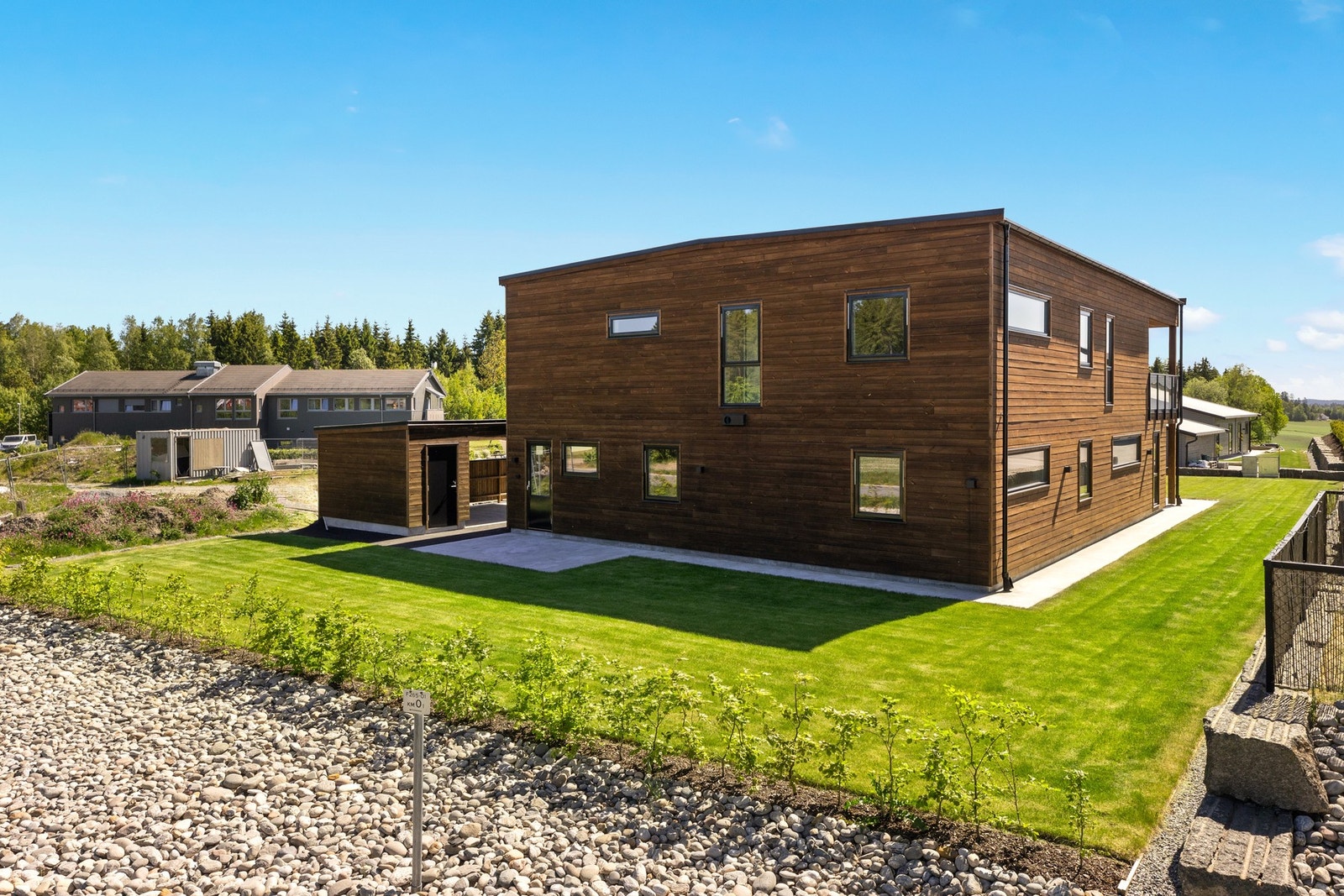 Hybelleiligheten har egen uteplass (plass-støpt) Galleribilde