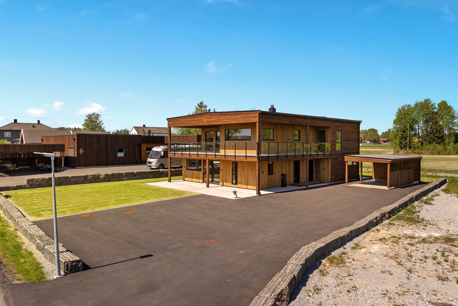 Velkommen til ditt nye hjem - her har ASK Indre Østfold gleden av å presentere en nyoppført enebolig med utleiehybel. Galleribilde