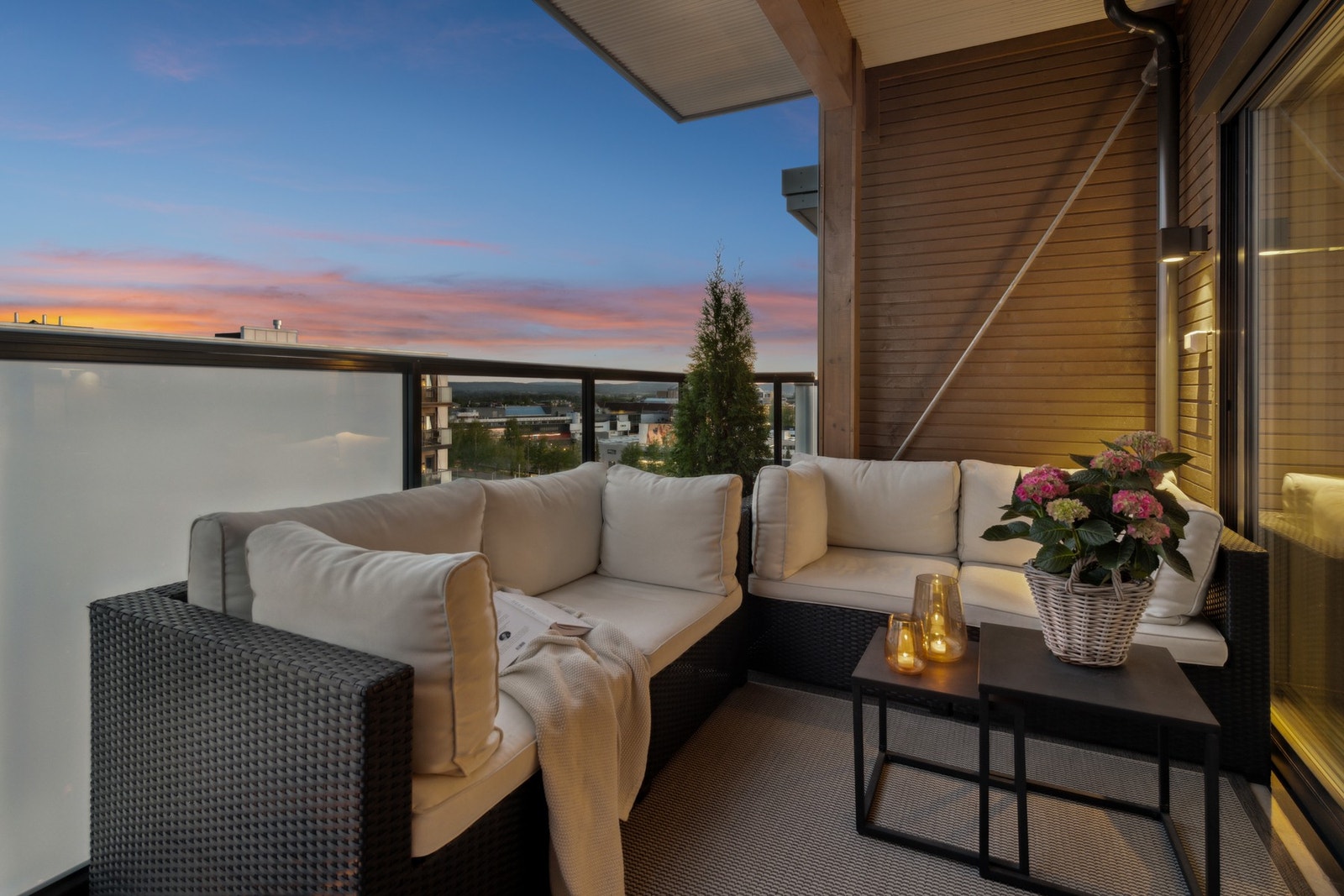 Her kan du nyte både morgenkaffen og lange sommerkvelder. Galleribilde