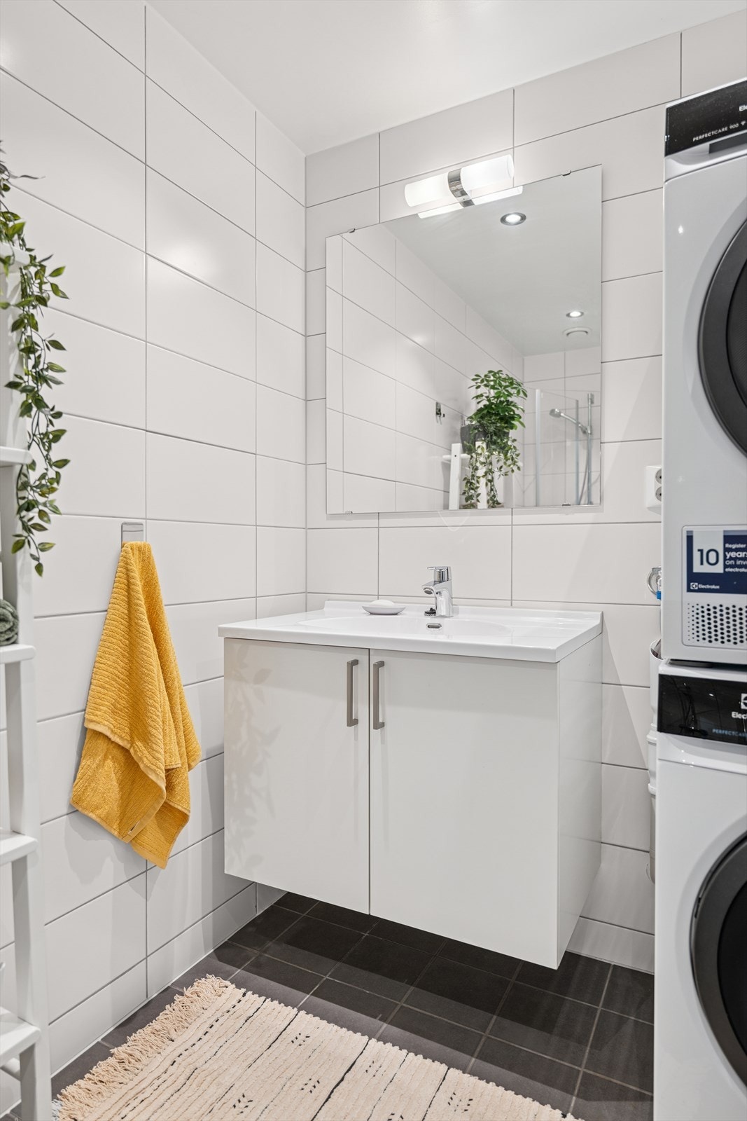 Opplegg til både vaskemaskin og tørketrommel. Galleribilde