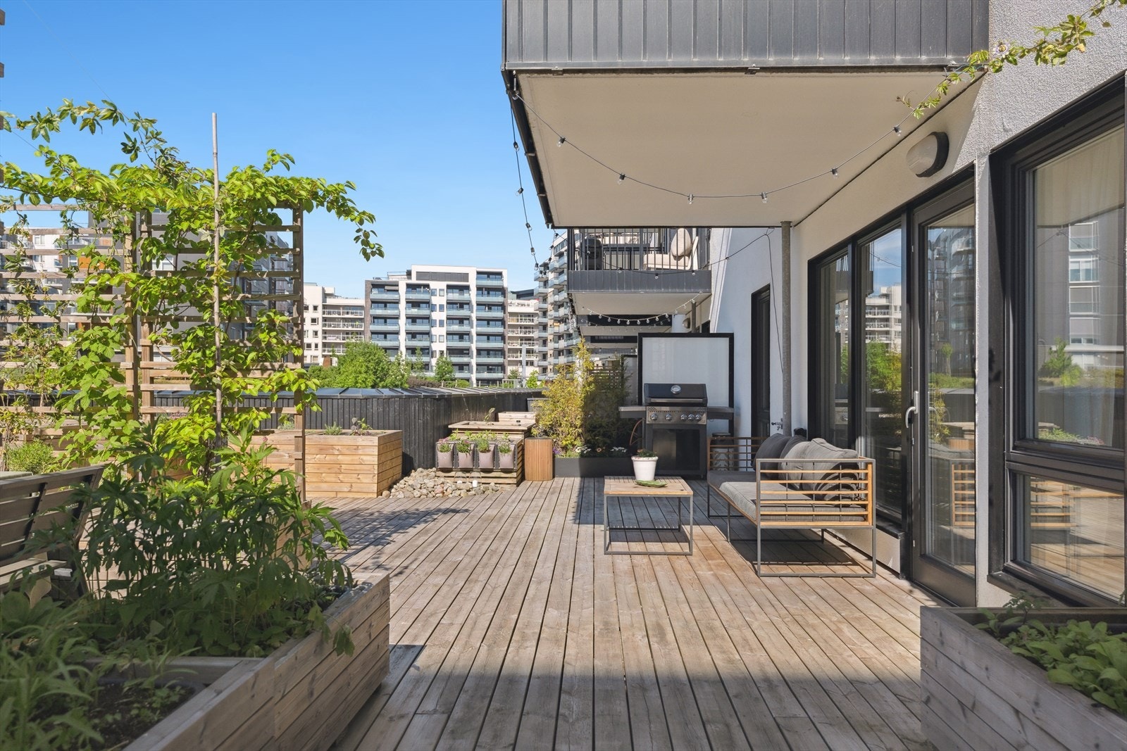 Takterrassen gir gode muligheter for både grilling og avslapning. Galleribilde