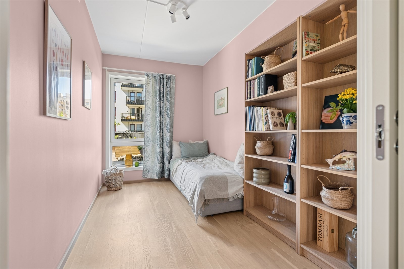 Det andre soverommet egnet seg godt som barnerom, gjesterom eller hjemmekontor. Galleribilde