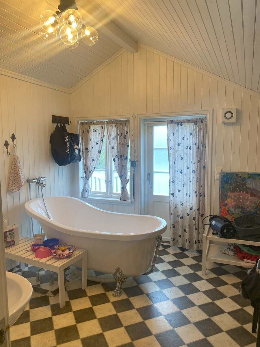 Bad 2. egt Galleribilde