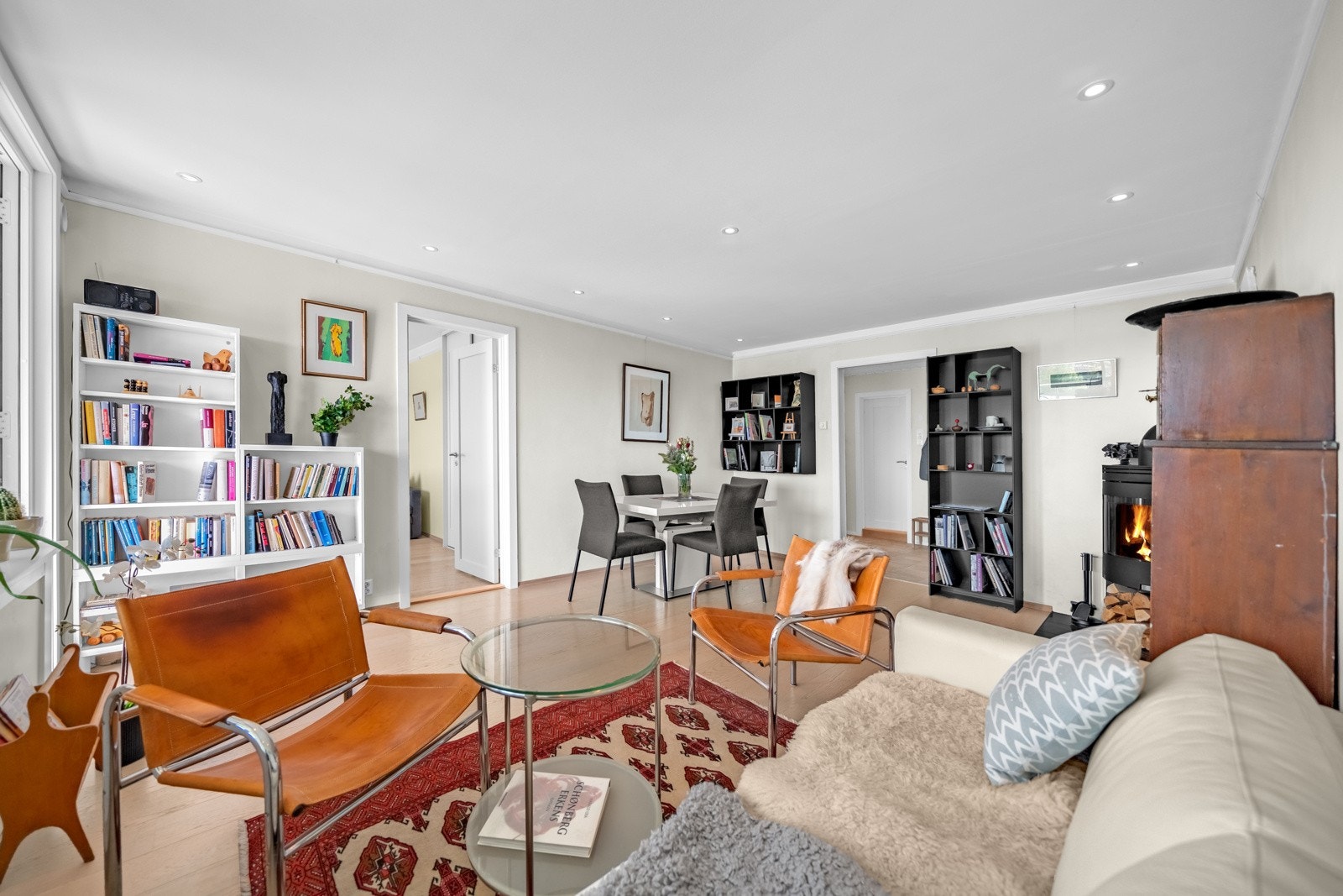 Stuen har gode møbleringsmuligheter. Galleribilde