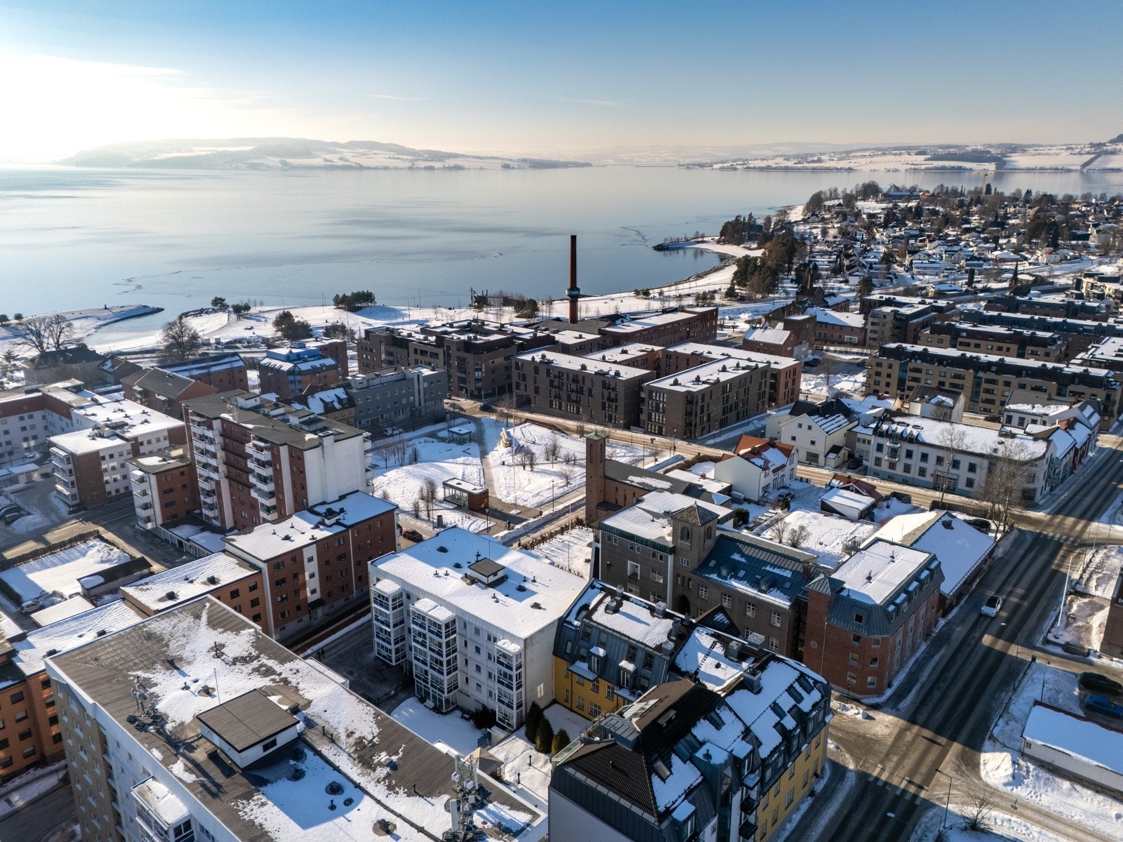 Fra leiligheten er det kort avstand til gågate, skoler og barnehager Galleribilde