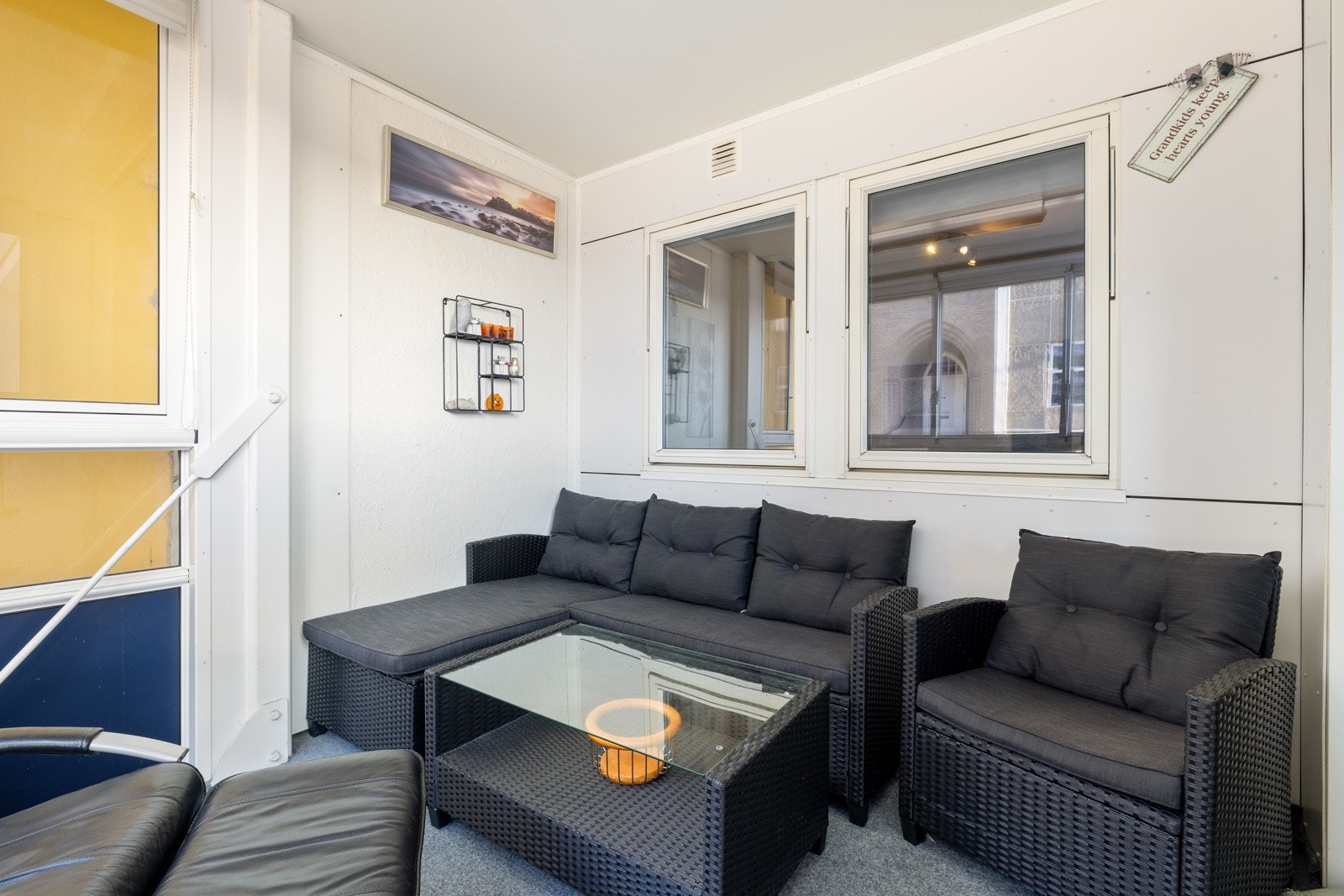 Her har du god plass for møblering av utemøblering og øvrig møblement etter behov Galleribilde