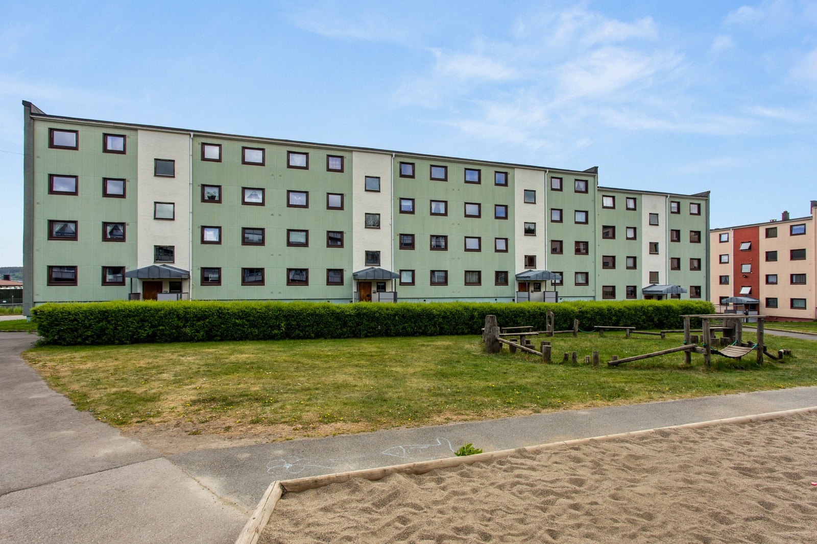 Leiligheten ligger i byggets 4. etasje. Galleribilde