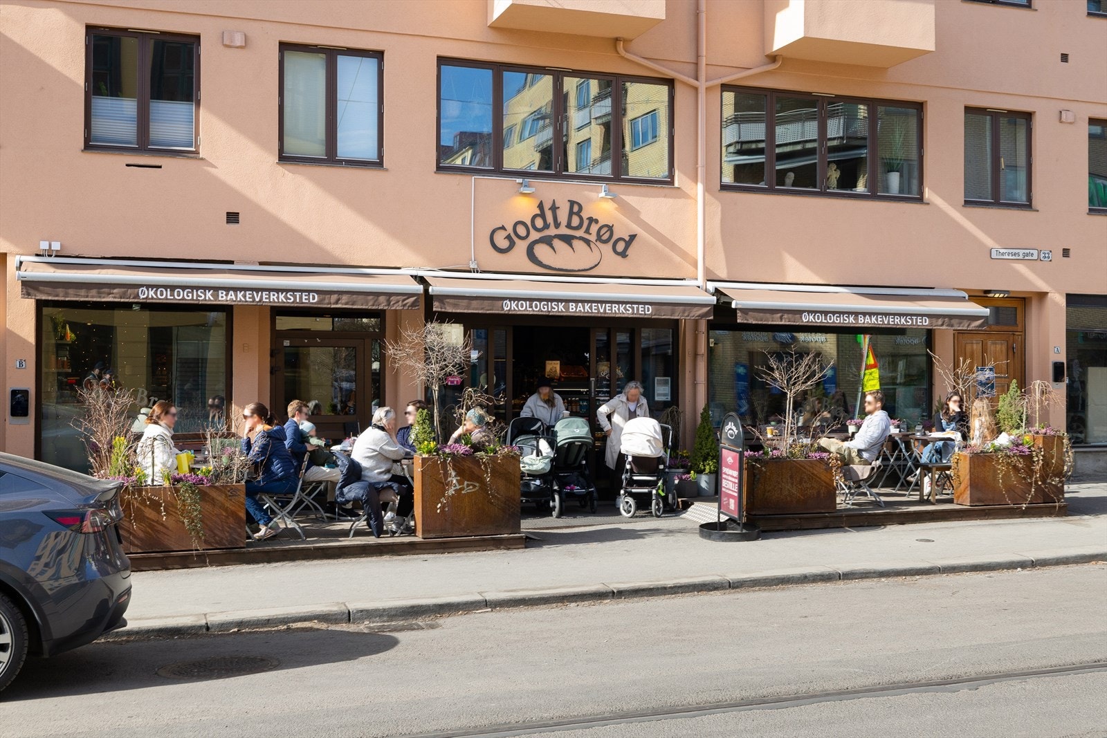I Thereses gate kan man nyte bakst og drikkevarer på Godt brød Galleribilde