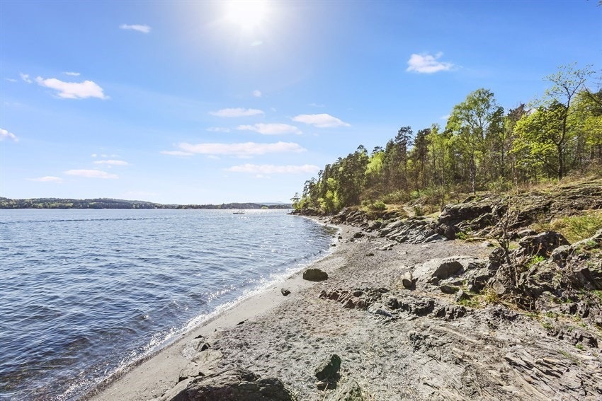 Umiddelbar nærhet til badestrender. Kanskje det frister med morgenbad før frokosten eller et kveldsbad før leggetid! Galleribilde