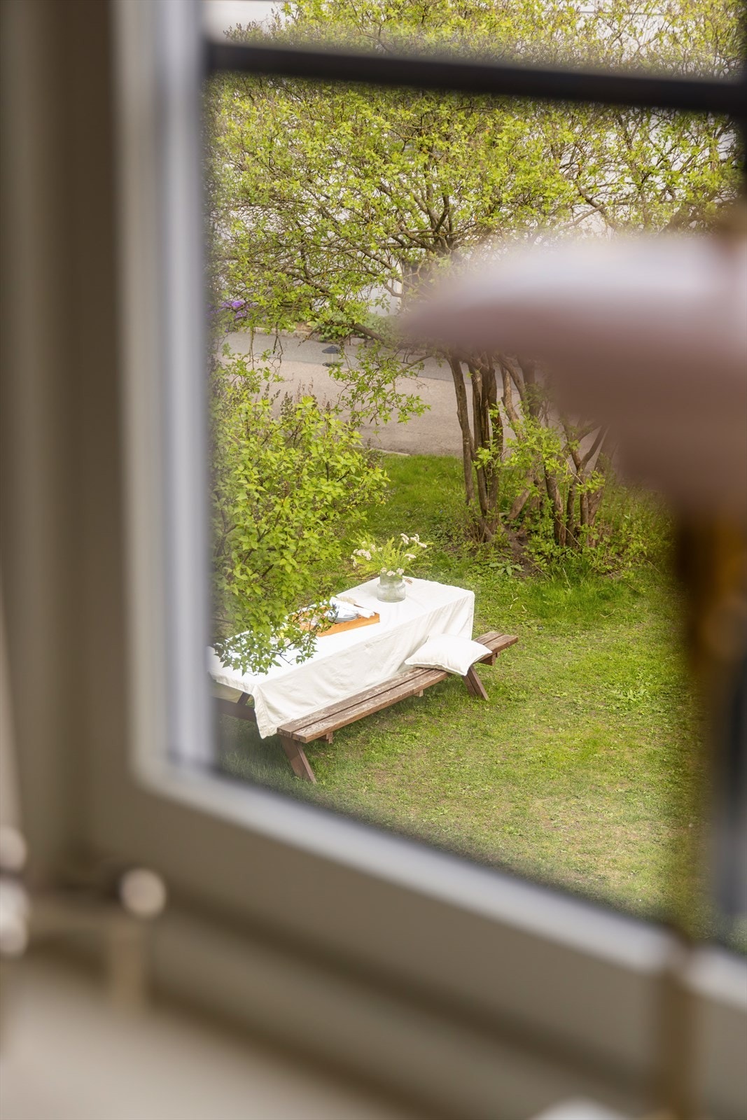 Utsikten fra kjøkkenvinduet. Galleribilde