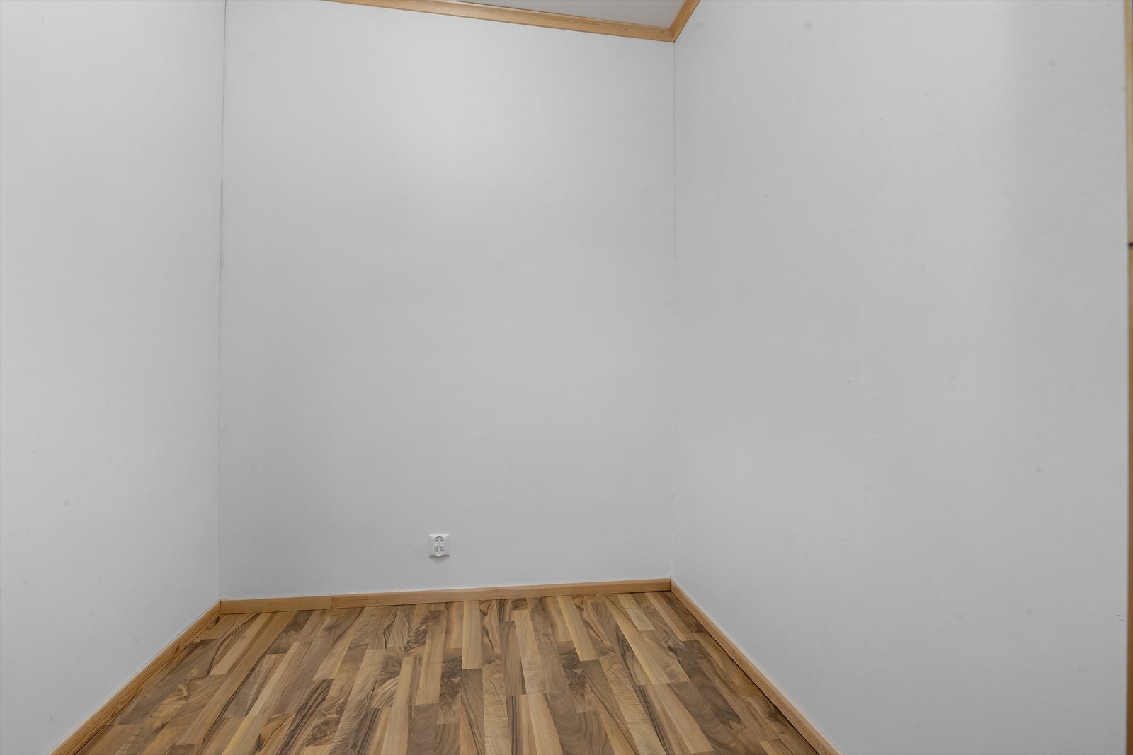 Innvendig bod på 4 kvm. I tillegg følger det med en sportsbod på ca 3 kvm Galleribilde