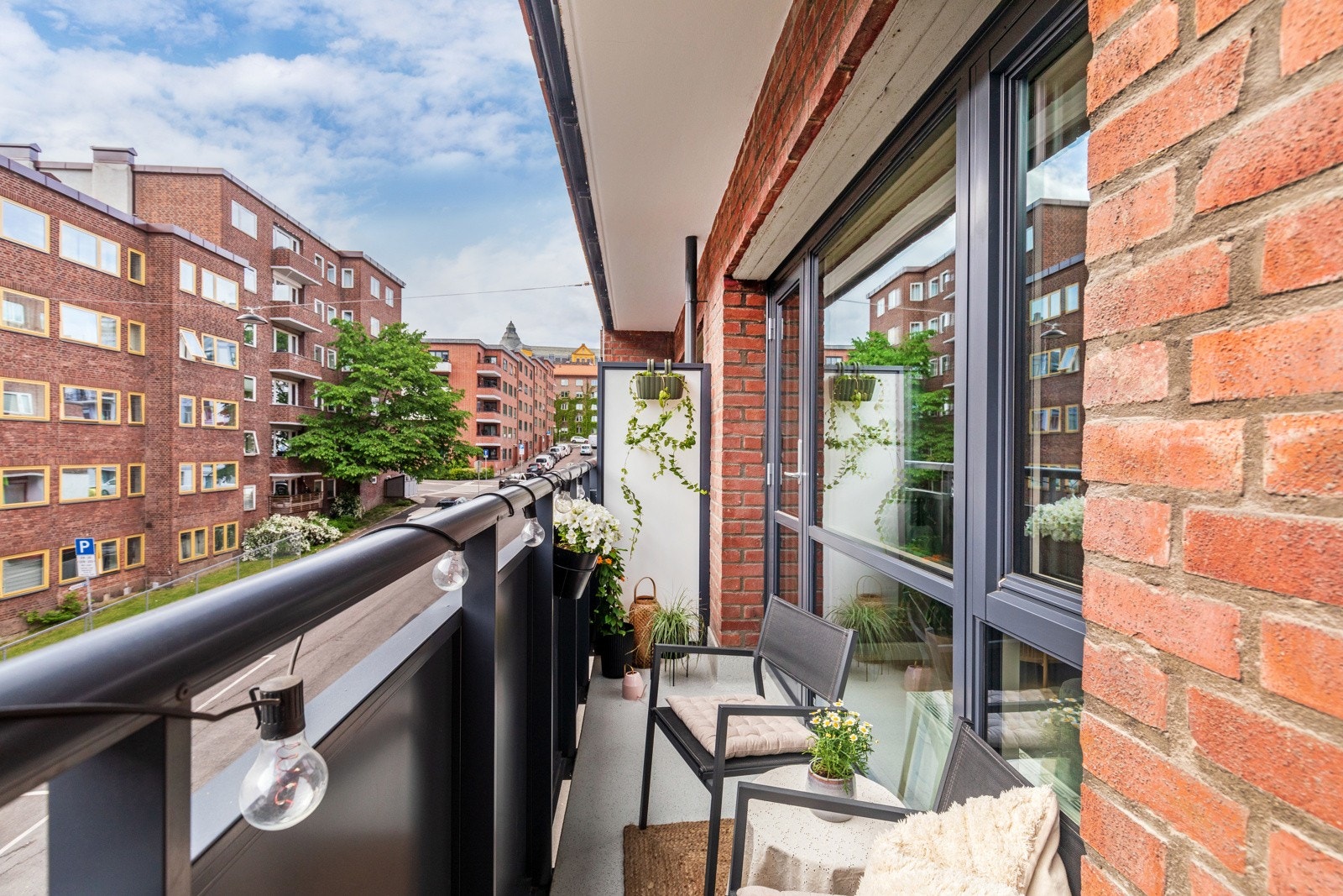 Lys og lekker leilighet med solrik balkong. Galleribilde