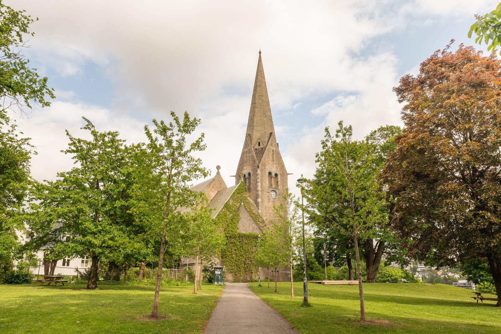 Boligen har utsikt mot Vålerenga park, som er et lekkert syn både sommer som vinter. Galleribilde