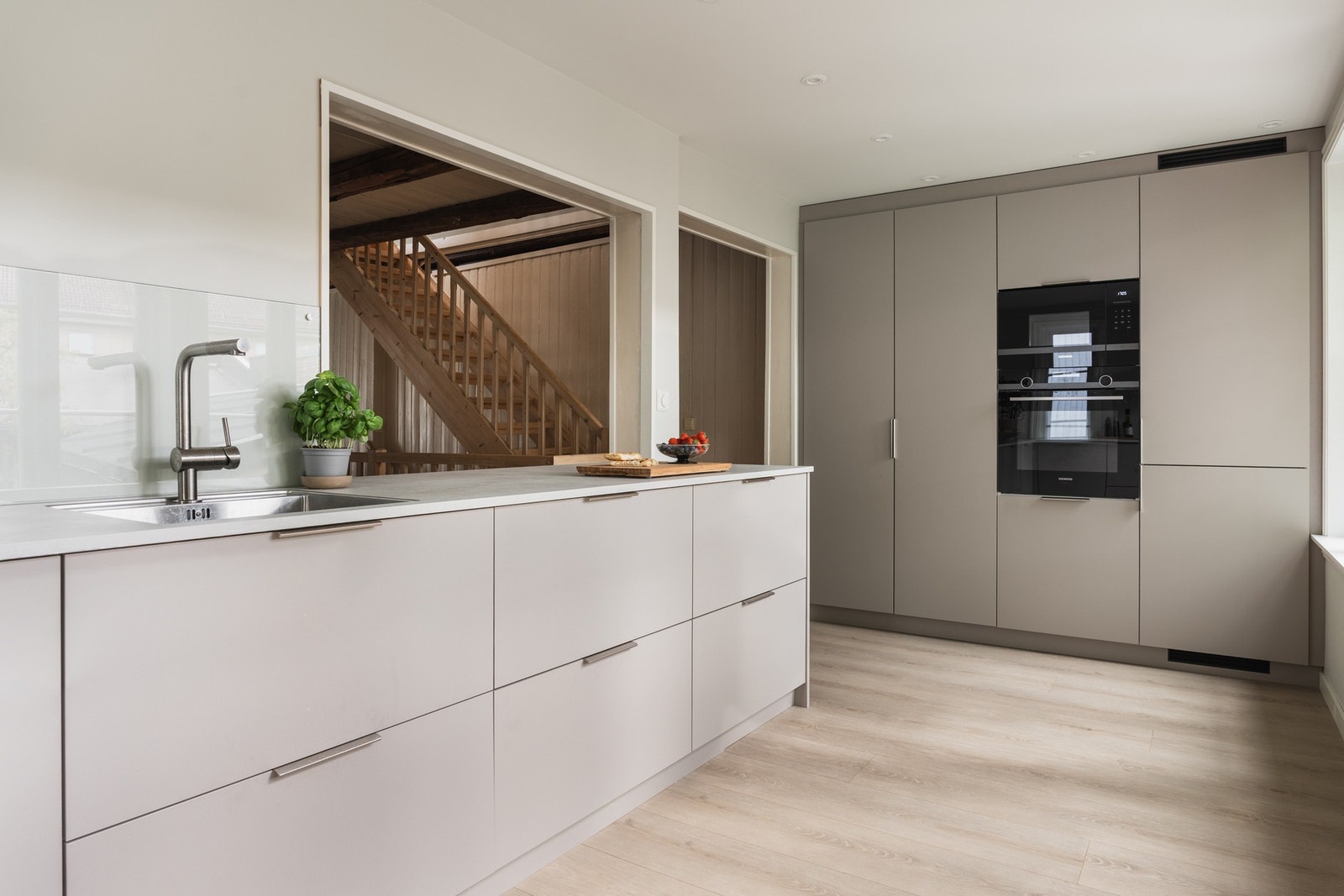 Varme via bergvarme i kjøkkengulvet. Galleribilde