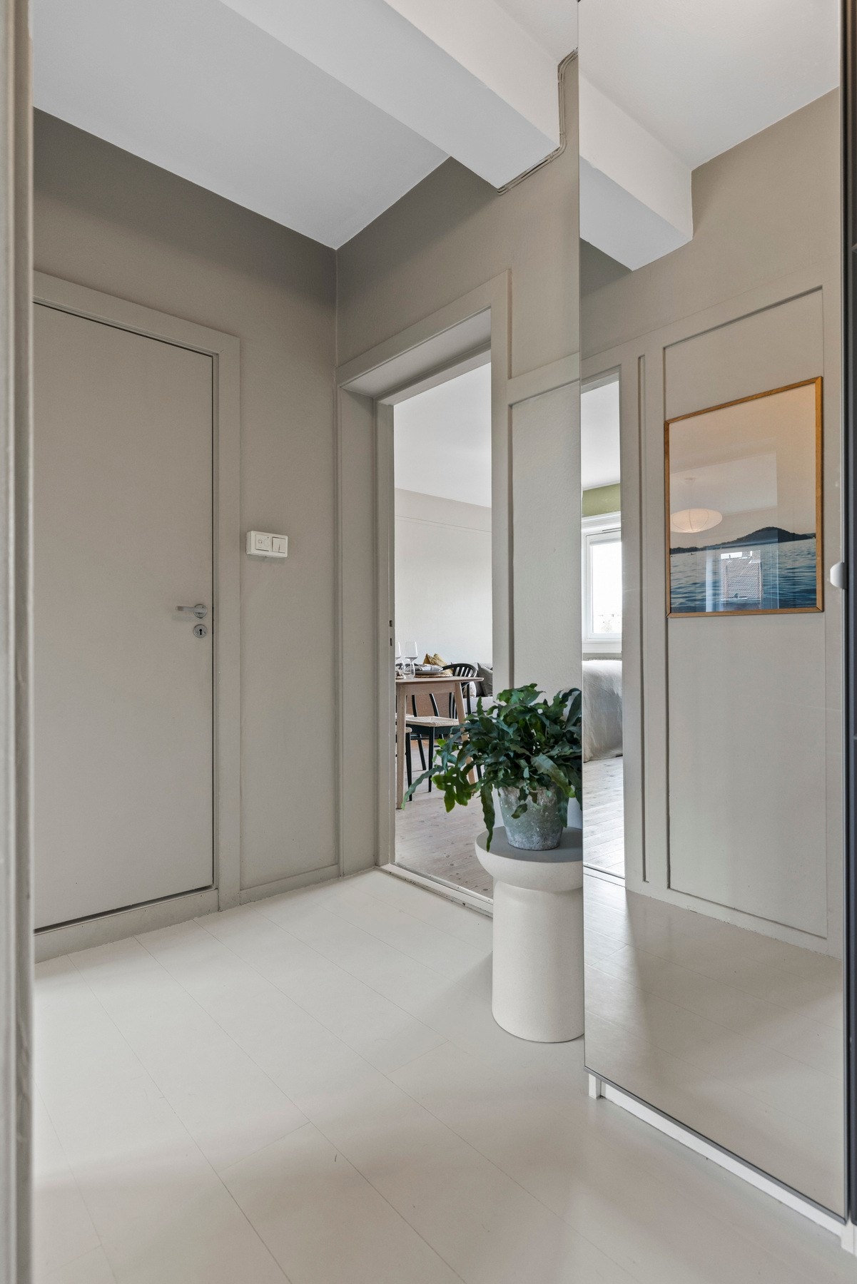 - Leiligheten disponerer en kjellerbod på ca 4,4 kvm og en bod på loft med gulvareal på 7 kvm - Galleribilde