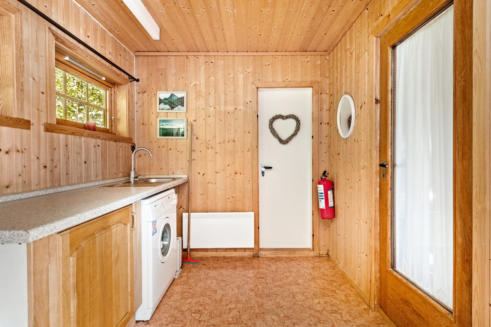 Anneks med arbeidsrom. Galleribilde