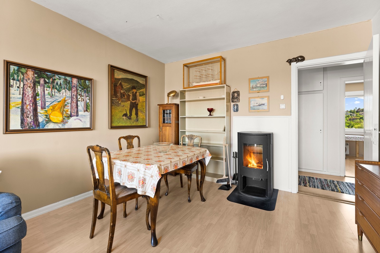 God plass til spisegruppe Galleribilde