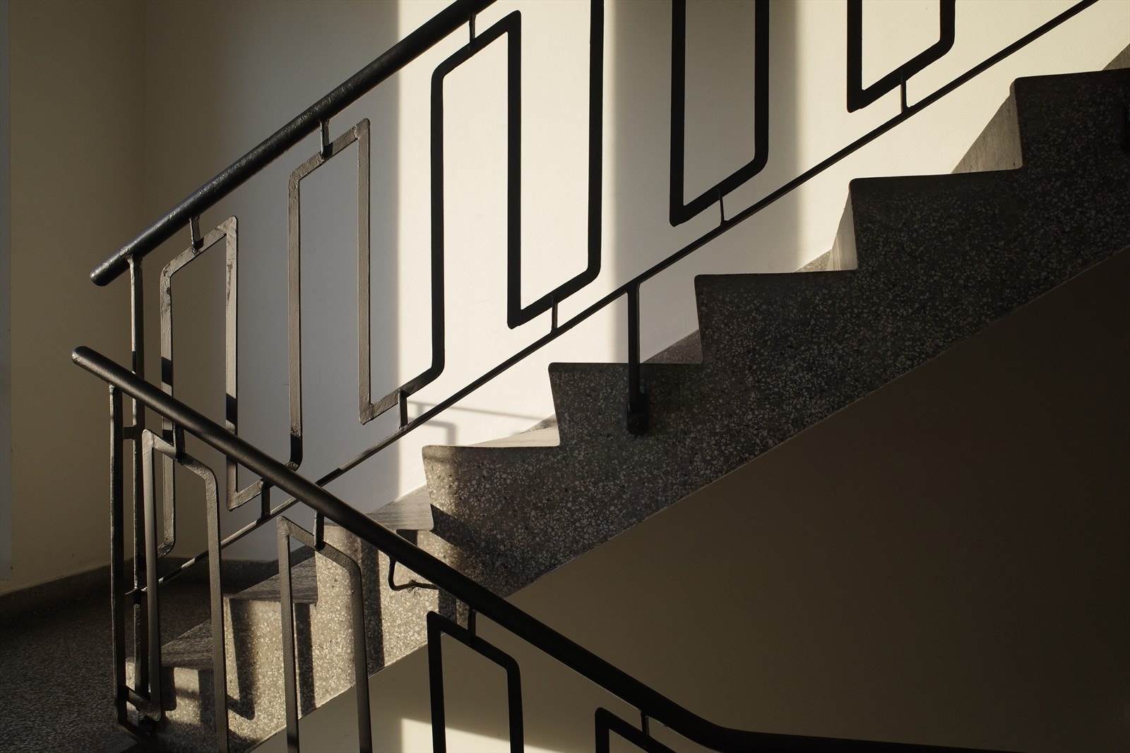 Stilren trappeoppgang. Galleribilde