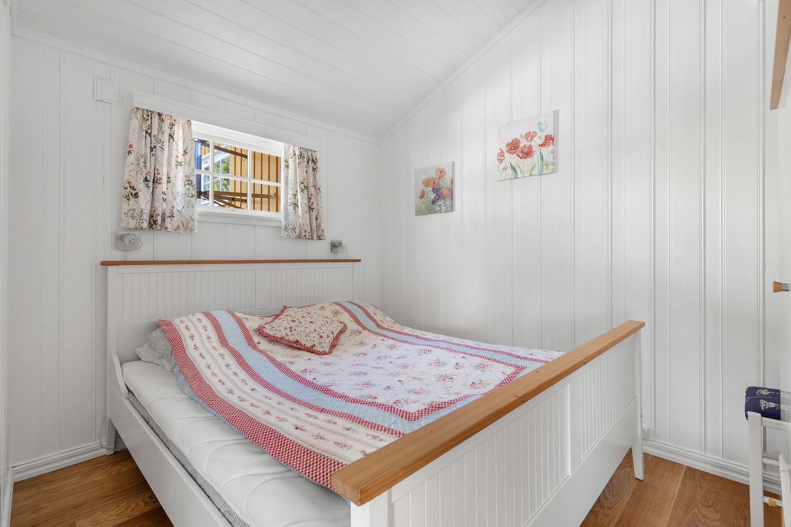 Flere soverom inne i hytta. Galleribilde