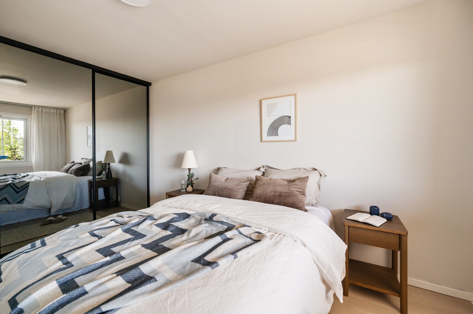 Soverommet oppleves lyst og luftig med en god romfølelse. Galleribilde