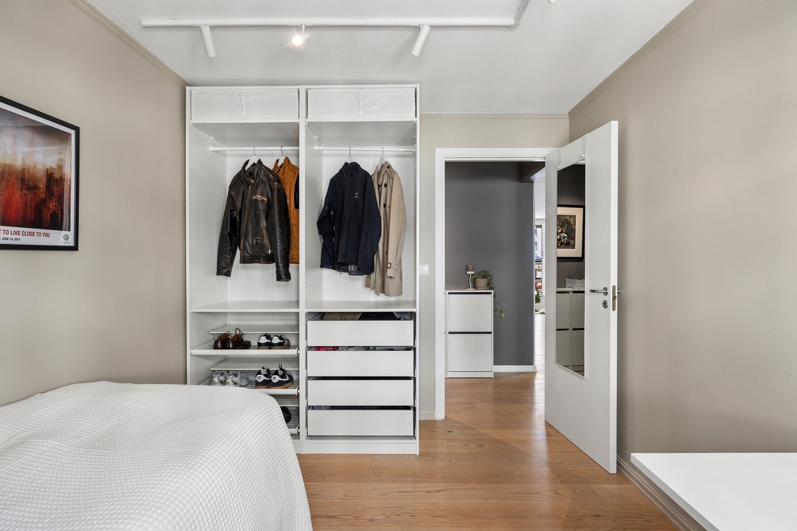 Rommet benyttes idag som gjesterom/ kontor, men passer også utmerkmet som barnerom Galleribilde