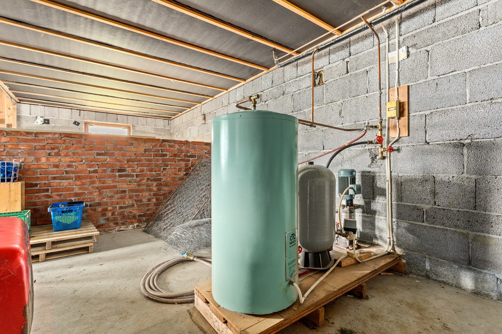 Uinnreia areal i kjellar. Galleribilde