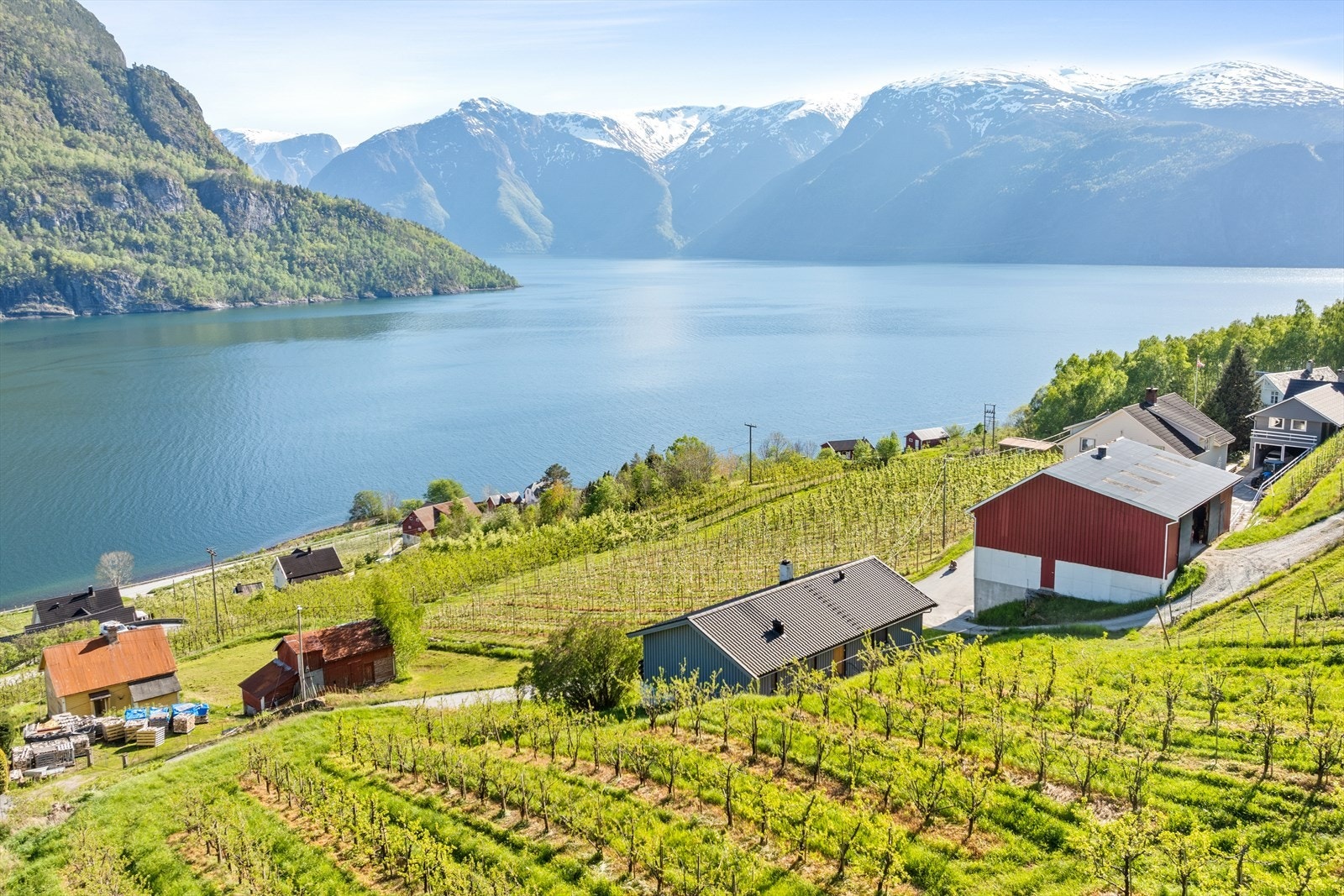 Området er landleg og er prega av landbruk og spreidd busetnad. Galleribilde