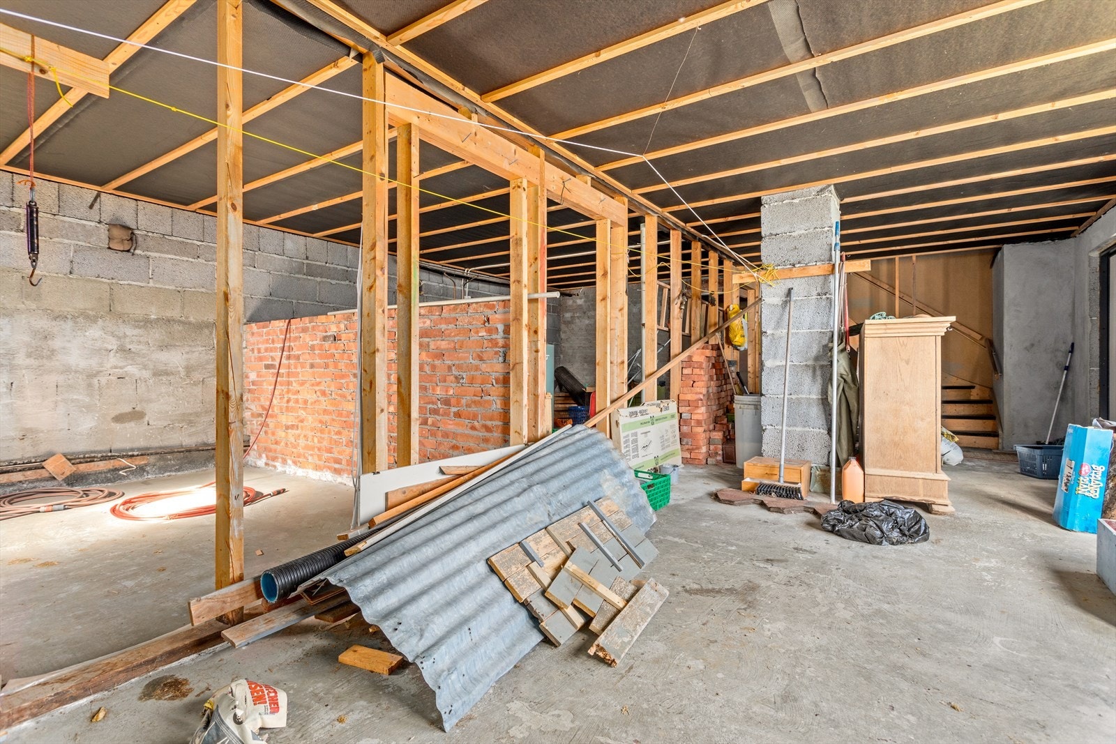 Uinnreia areal i kjellar. Galleribilde