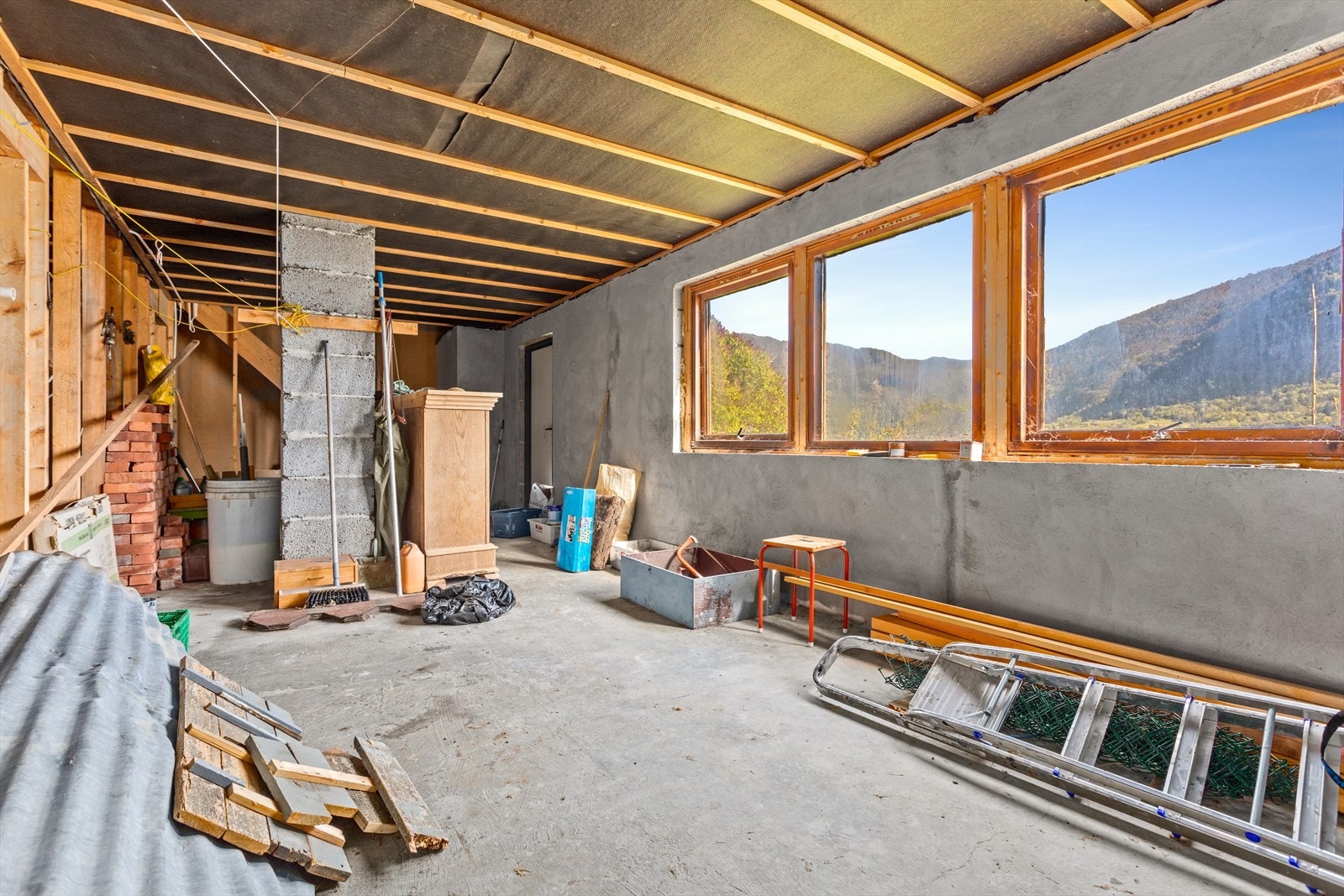 Uinnreia areal i kjellar. Galleribilde