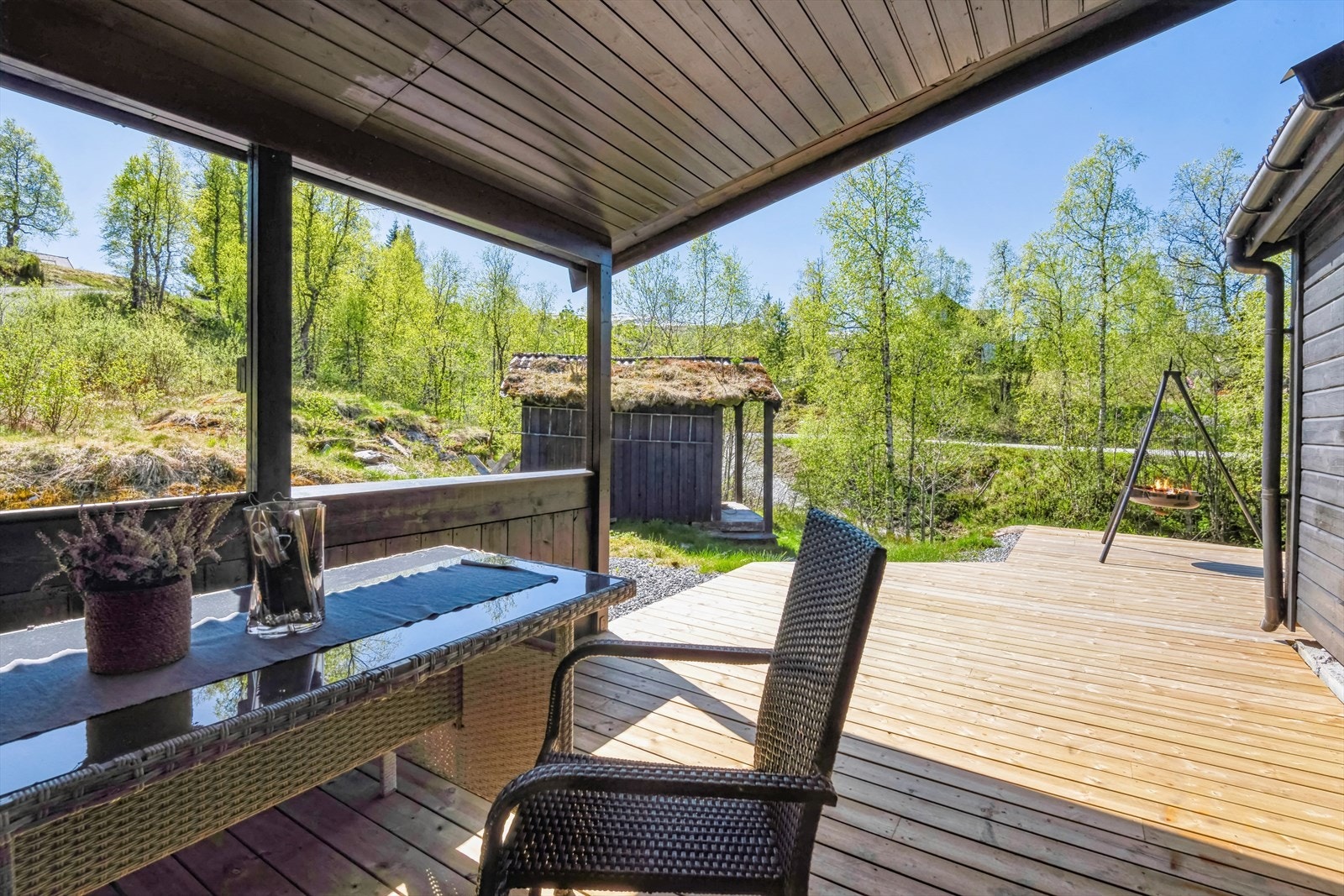 Koselig overbygg foran inngangen Galleribilde