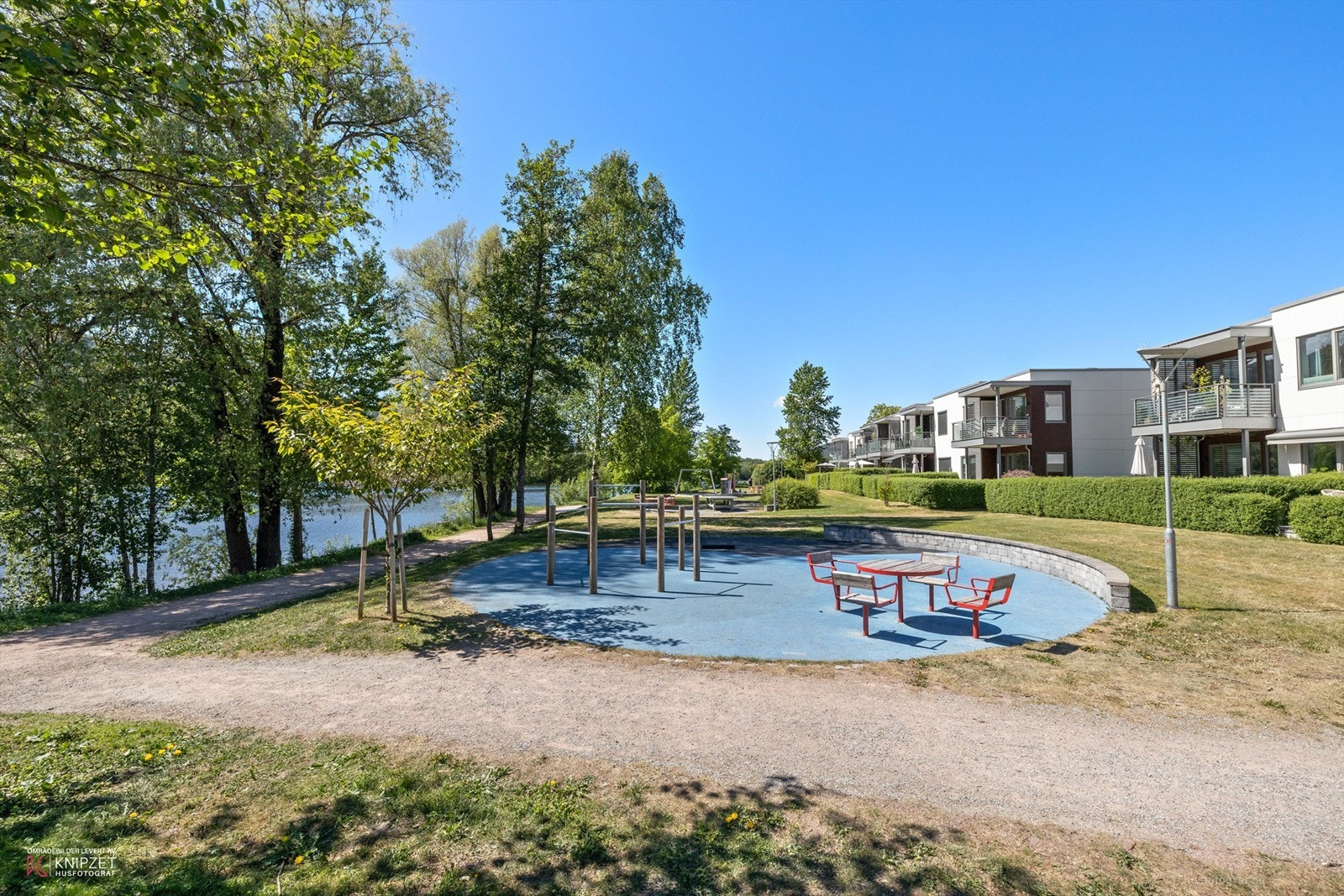 Fellesarealer med nærhet til flott turmuligheter langs Drammenselva. Galleribilde