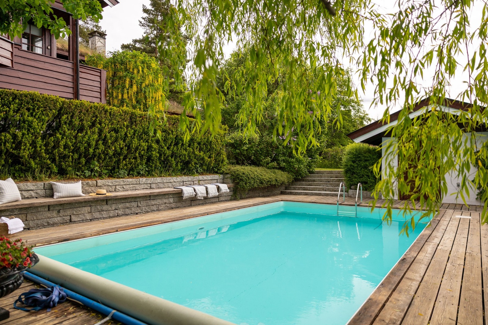 Utendørs privat basseng på ca. 4x7 meter. Galleribilde