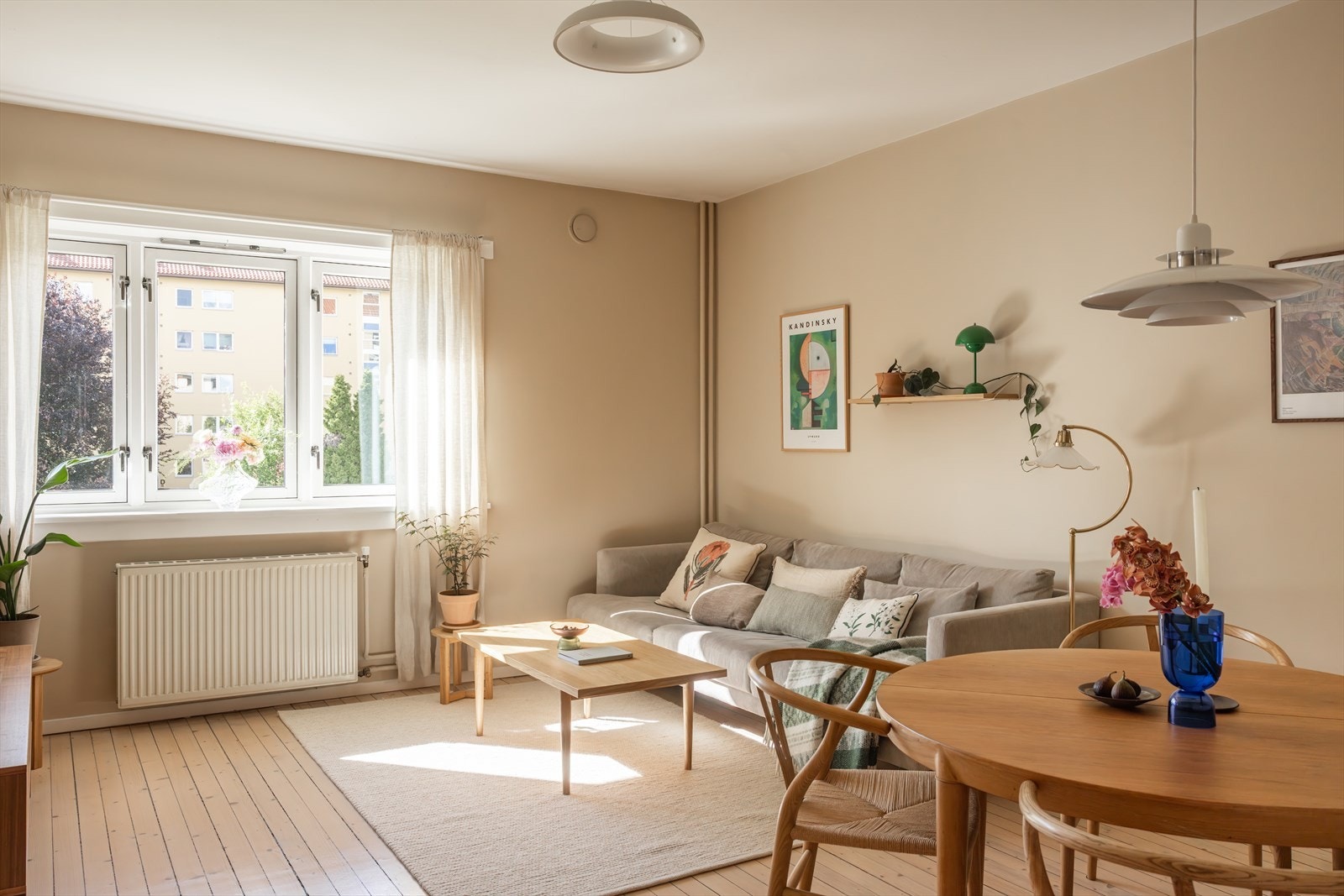 Lilliann Tronshaug v/Nordvik Torshov har gleden av å presentere nydelige Anna Sethnes gate 4B! Galleribilde