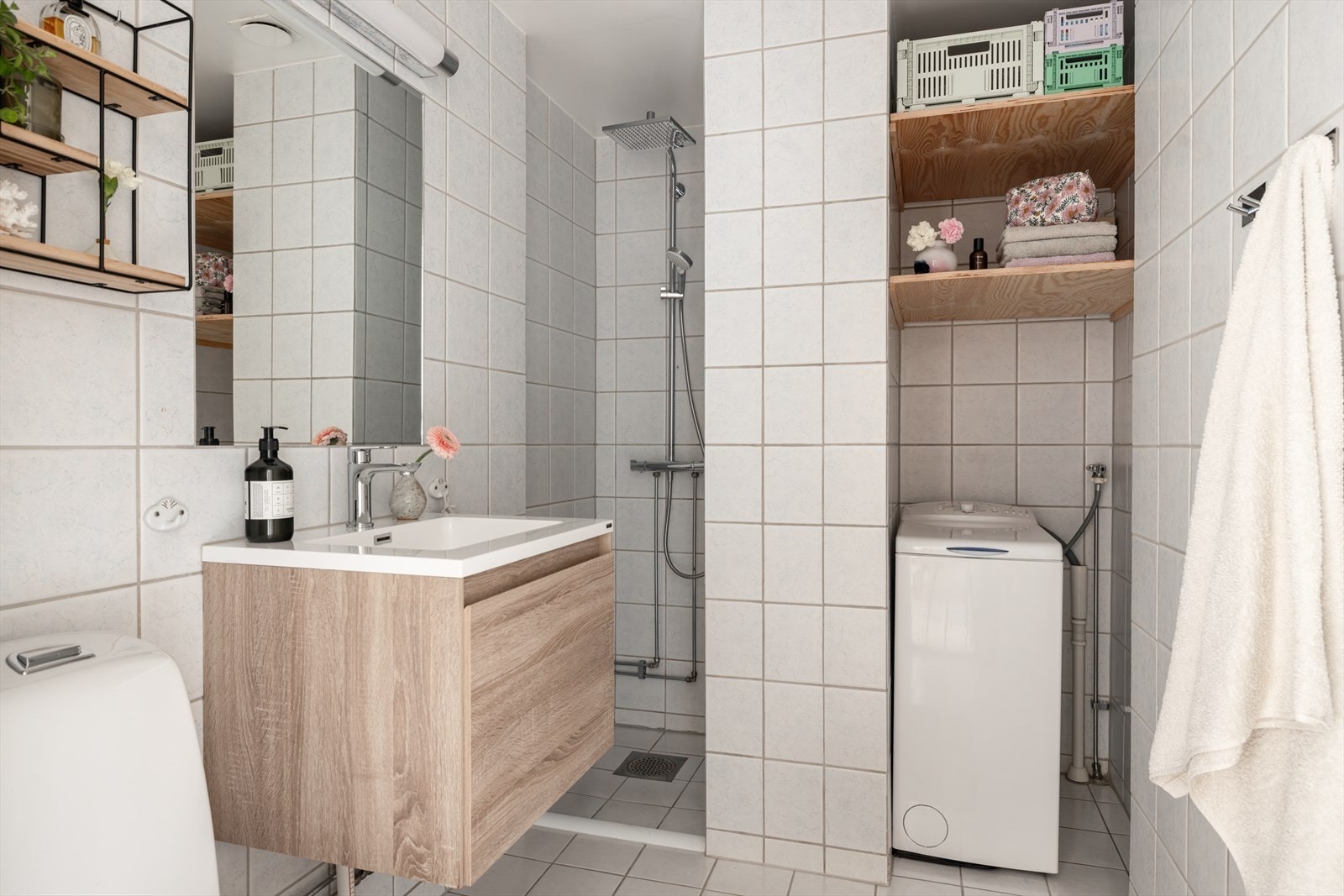 Flislagt bad fra 2000 pusset opp i regi av borettslaget. Galleribilde