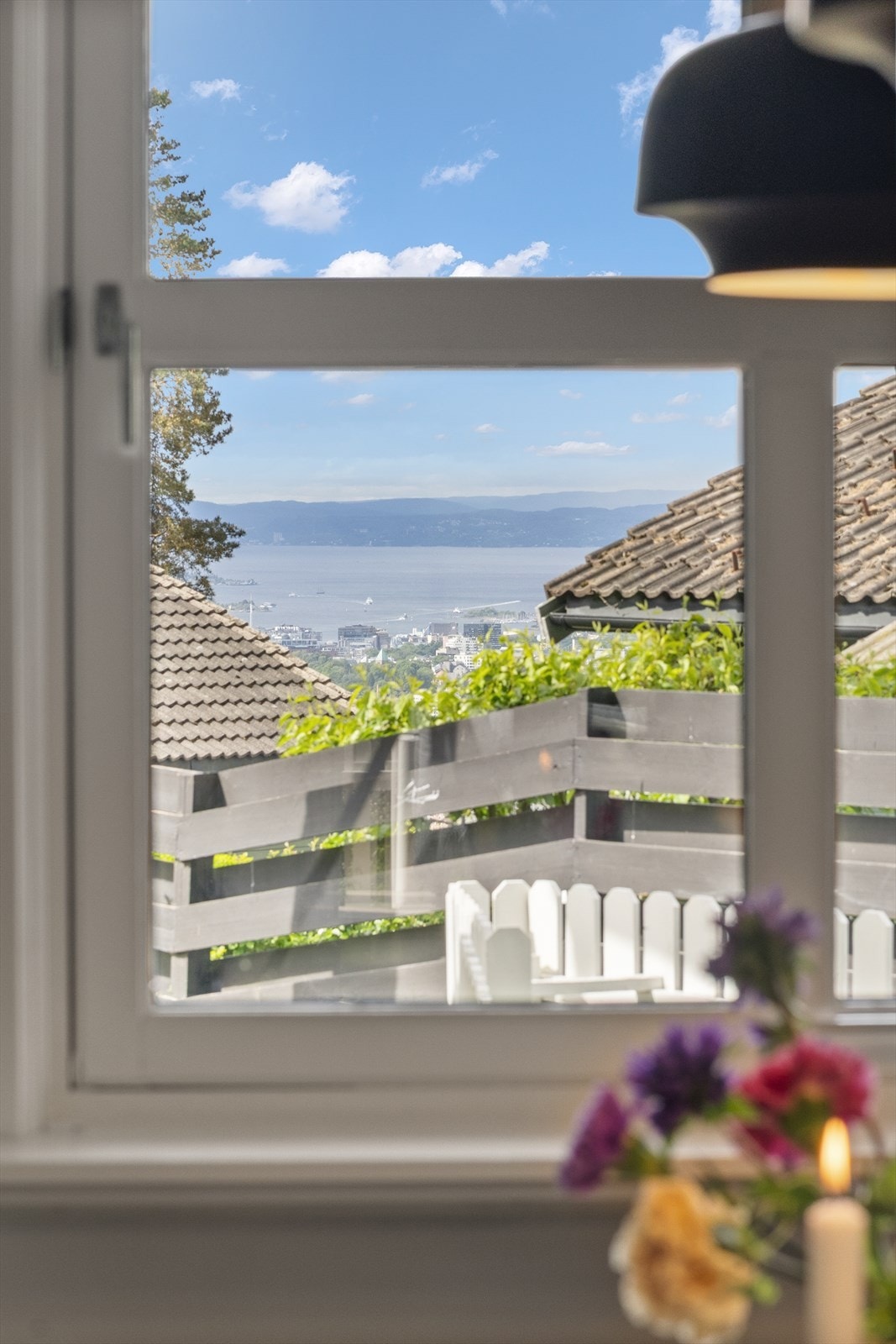 Utsikt fra kjøkkenvinduet Galleribilde