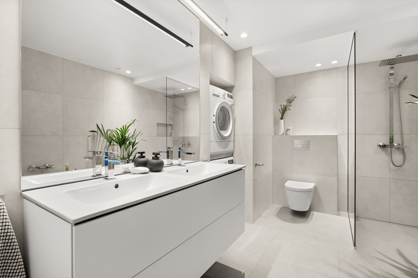 Stilfult og moderne bad fra 2016 Galleribilde