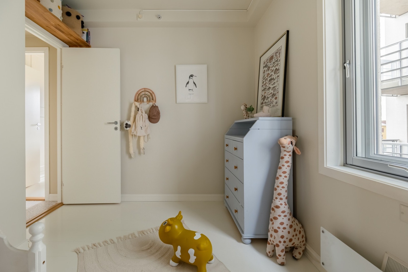 Her kan man jo også installere en garderobe om man vil ha det. Galleribilde