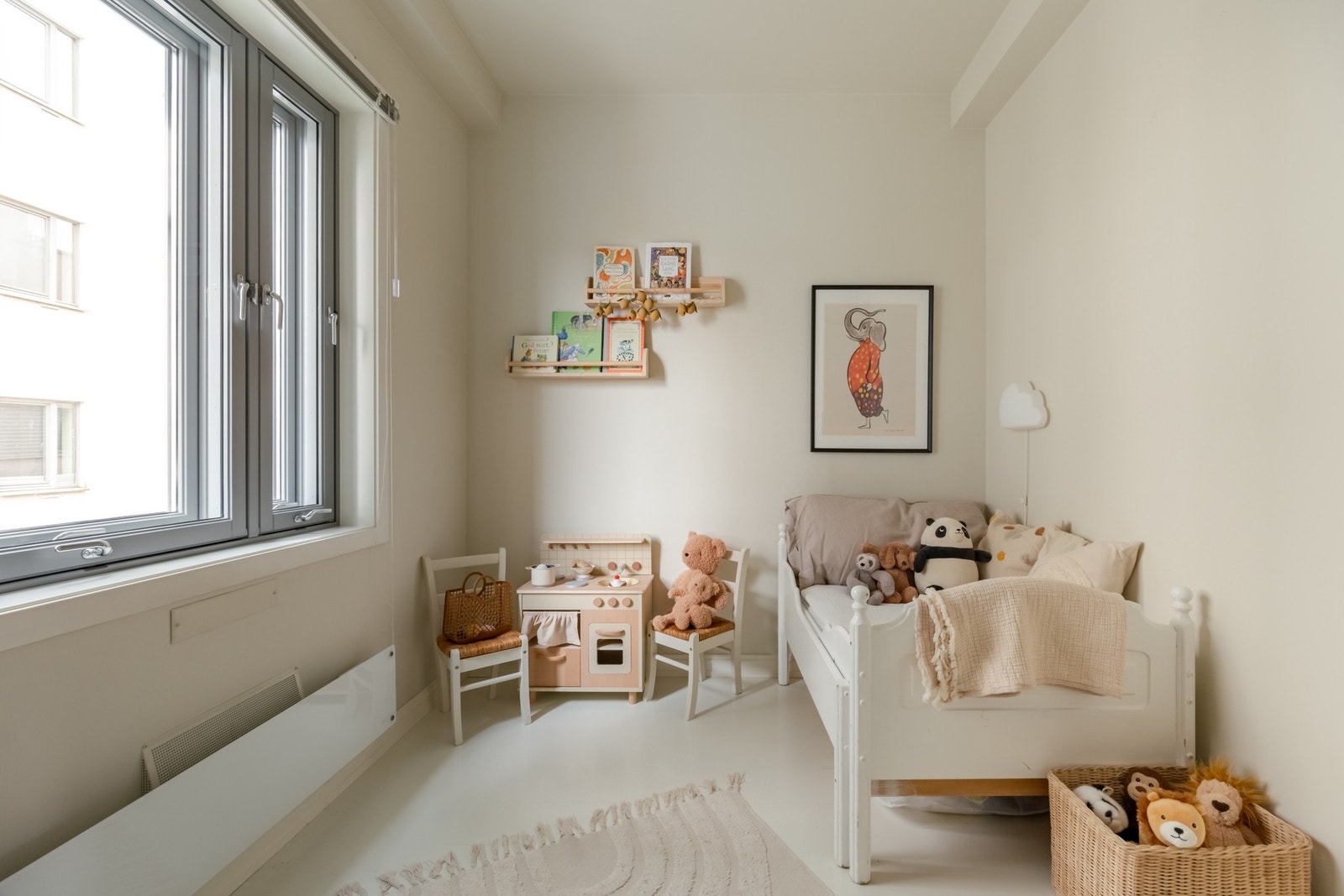 Det er plass til dobbeltseng for de som vil bruke dette som hovedsoverom. Galleribilde