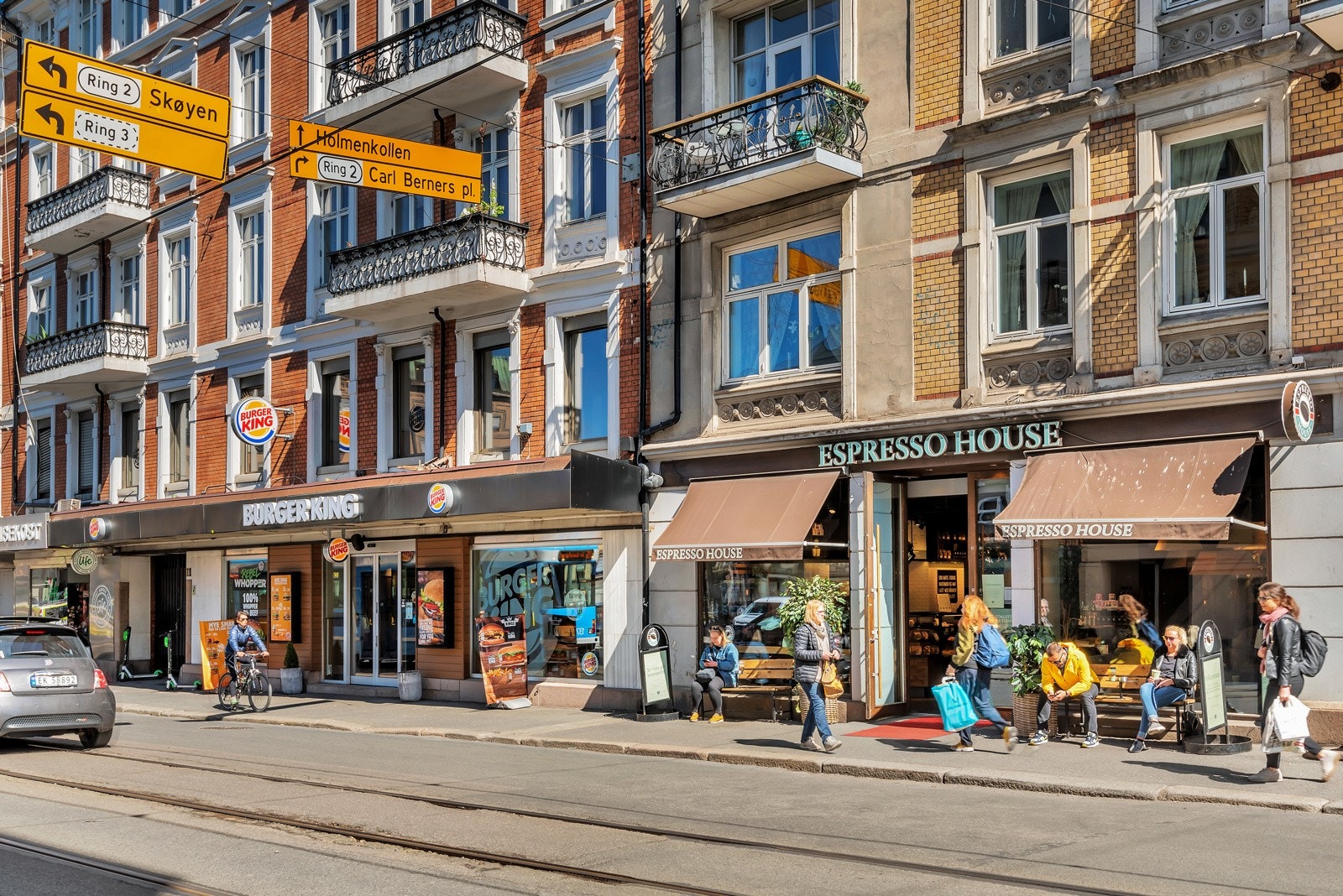 Bogstadveien byr på et variert utvalg av forretninger, kaféer og spisesteder. Galleribilde