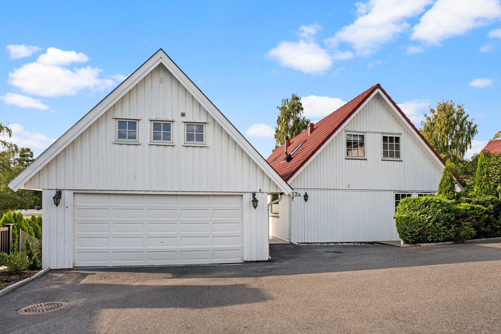 Dobbel garasje. Galleribilde