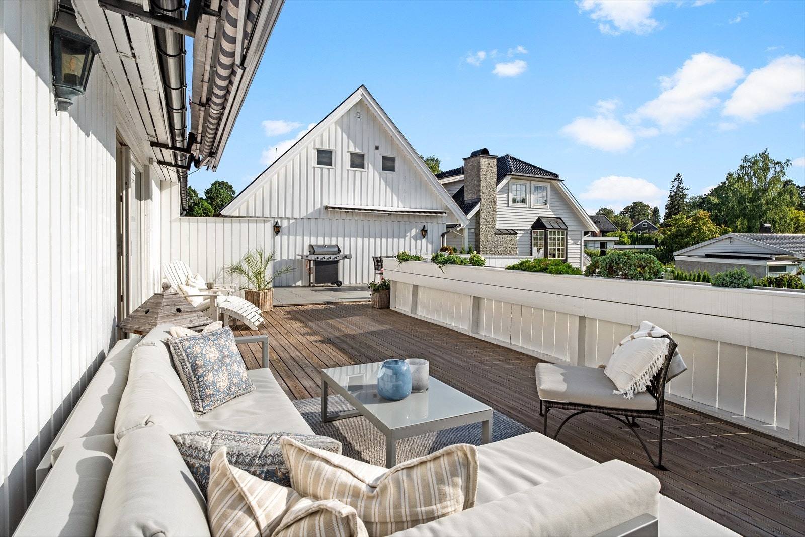 Terrassen om sommeren. Galleribilde