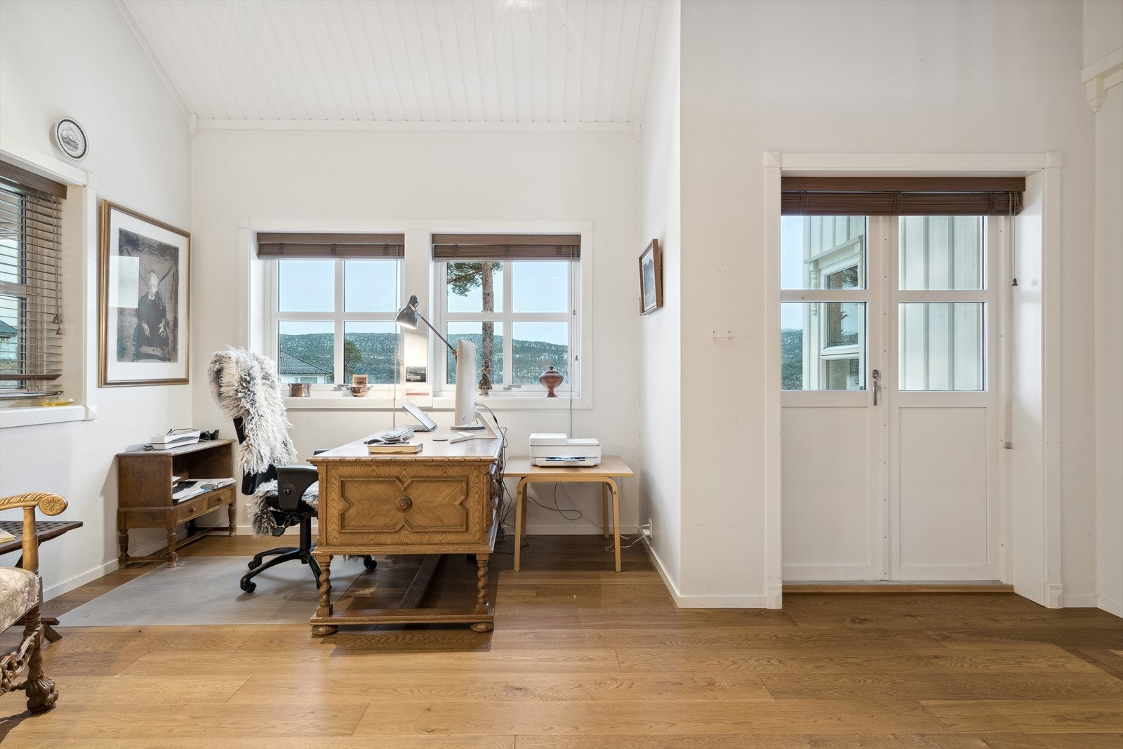 Kontor på 23 m² mellom stue og vinterhage med mange bruksmuligheter. Galleribilde