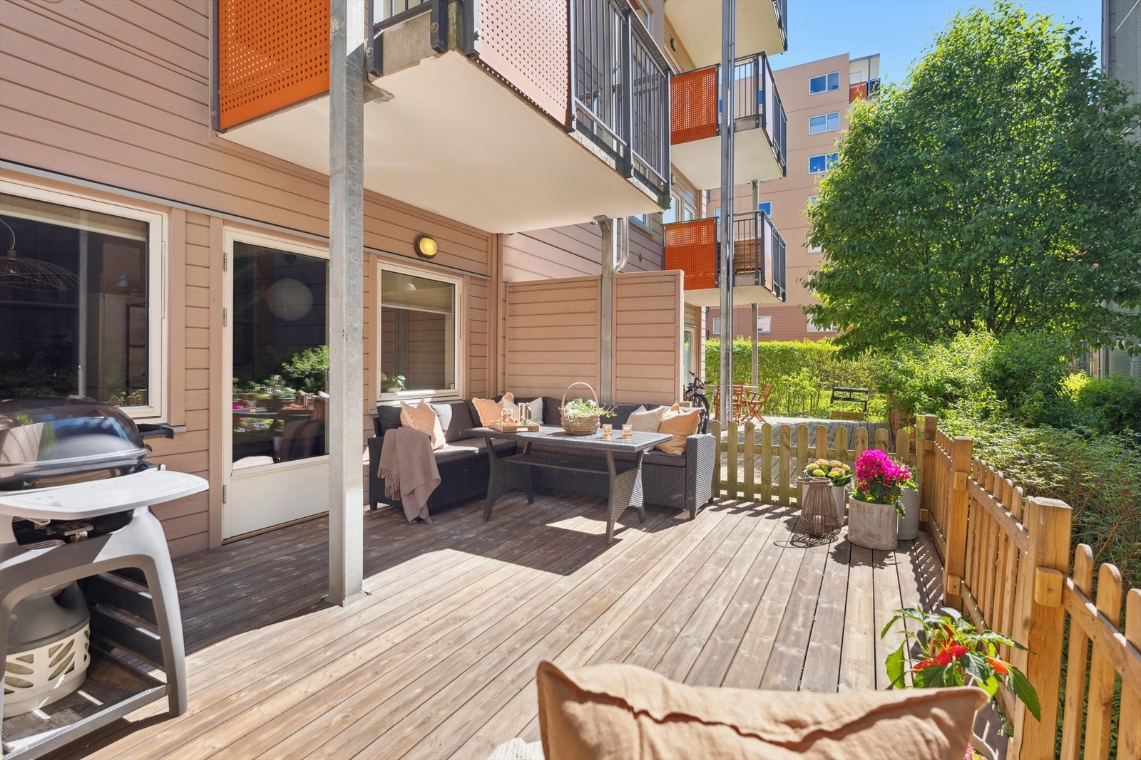 Kaja Olsen v/ DNB Eiendom har gleden av å presentere en vakker 2-roms med en fantastisk markterrasse på 19 m² Galleribilde