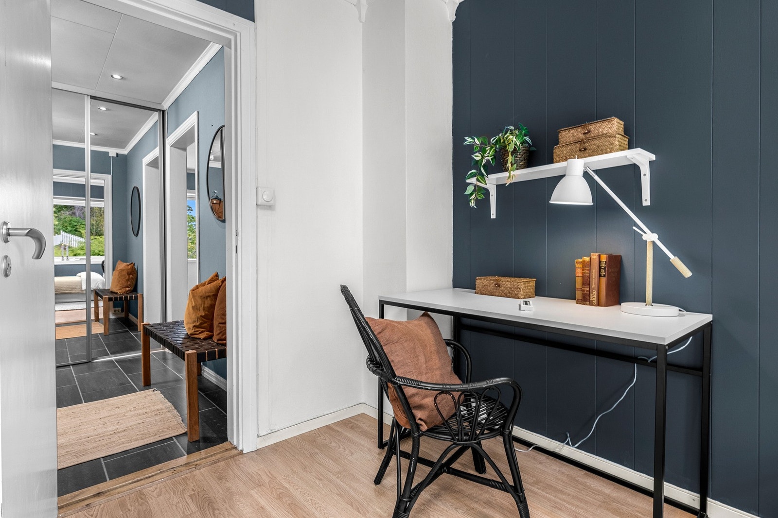 God plass til ønsket møblement Galleribilde