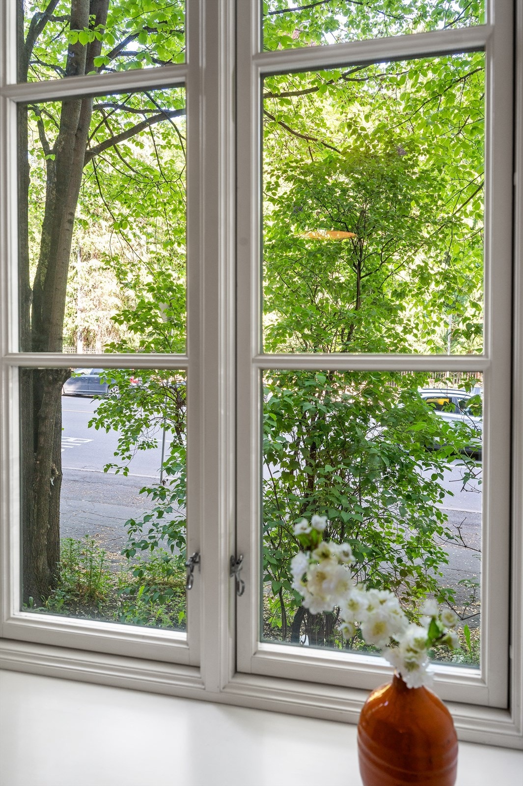 Frodig utsikt fra soverommet Galleribilde