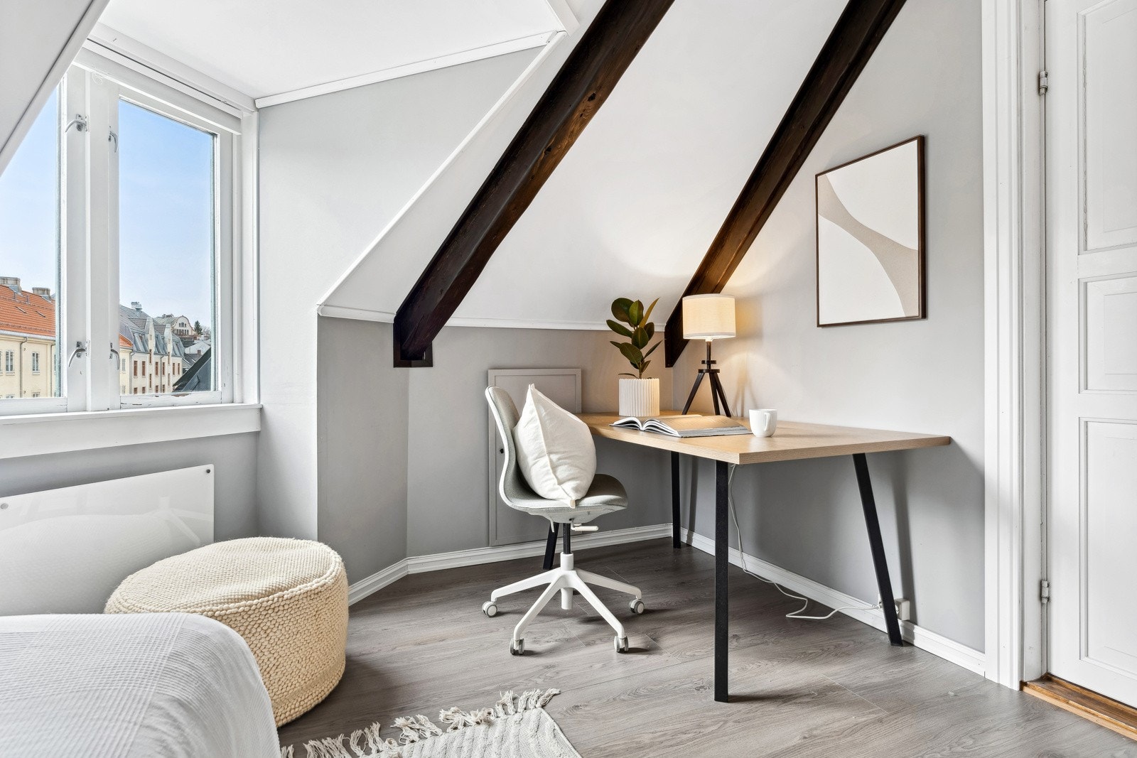 Som et bonus har begge soverommene et kott for ytterligere lagringsplass. Galleribilde