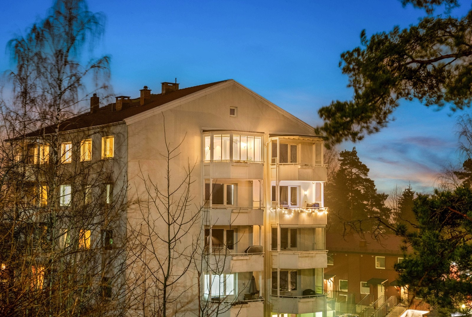 Eiendommen ligger rolig til i en stille stikkvei Galleribilde