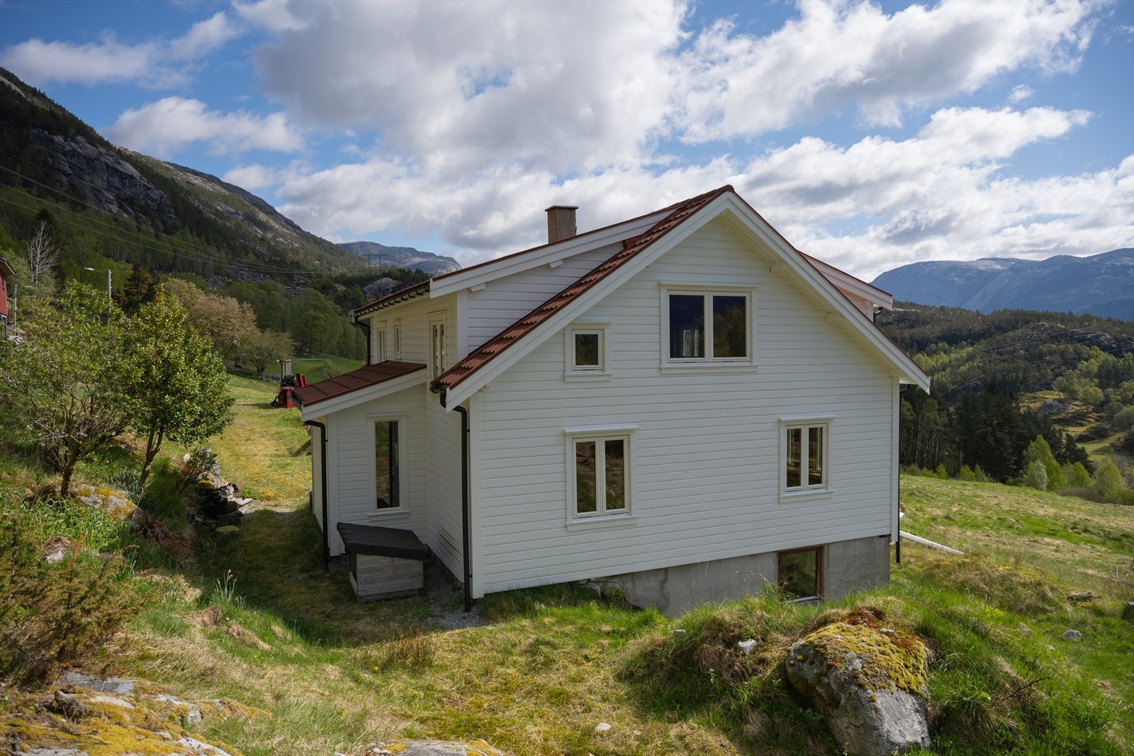Det er ikke lagt opp strøm, men klargjort for elektrisk installasjon. Galleribilde