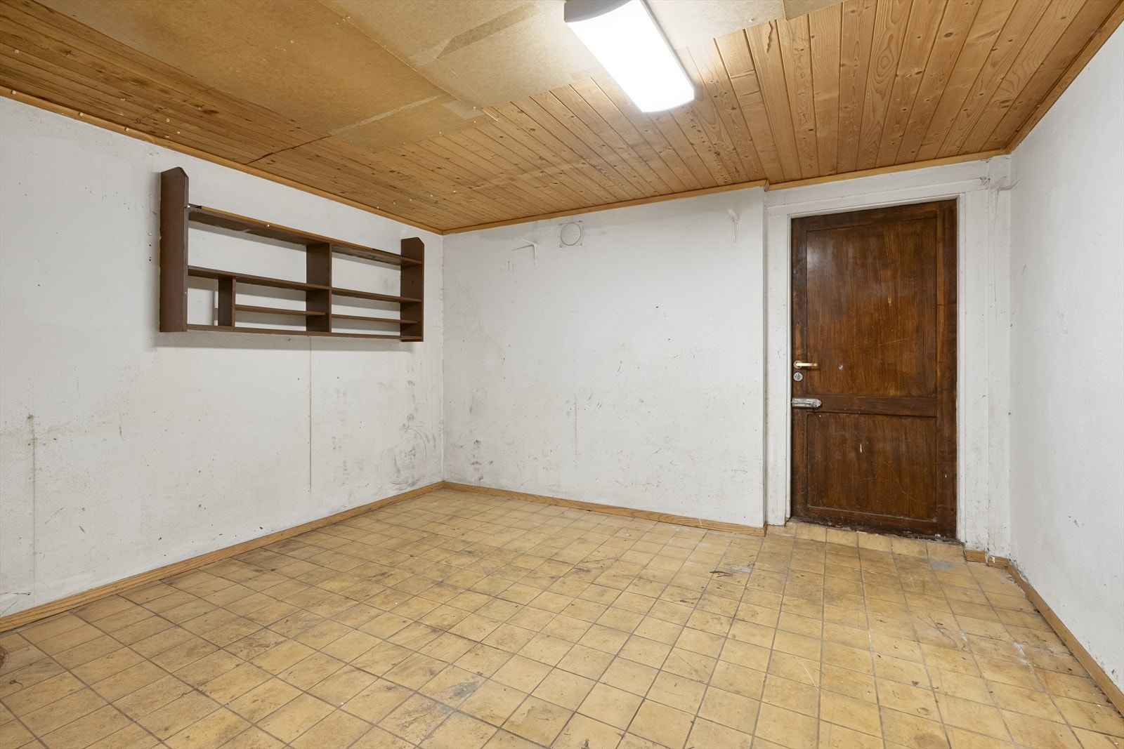 - Den ene boden har også egen inngang via kjellertrapp - Galleribilde