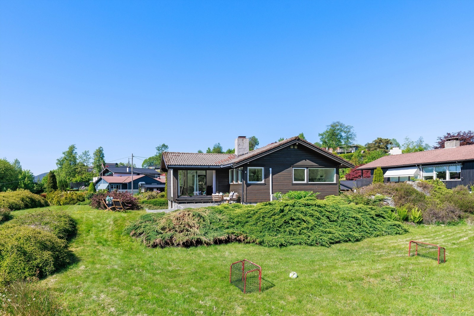 Tenk å ha "din egen" fotballbane i hagen. Galleribilde